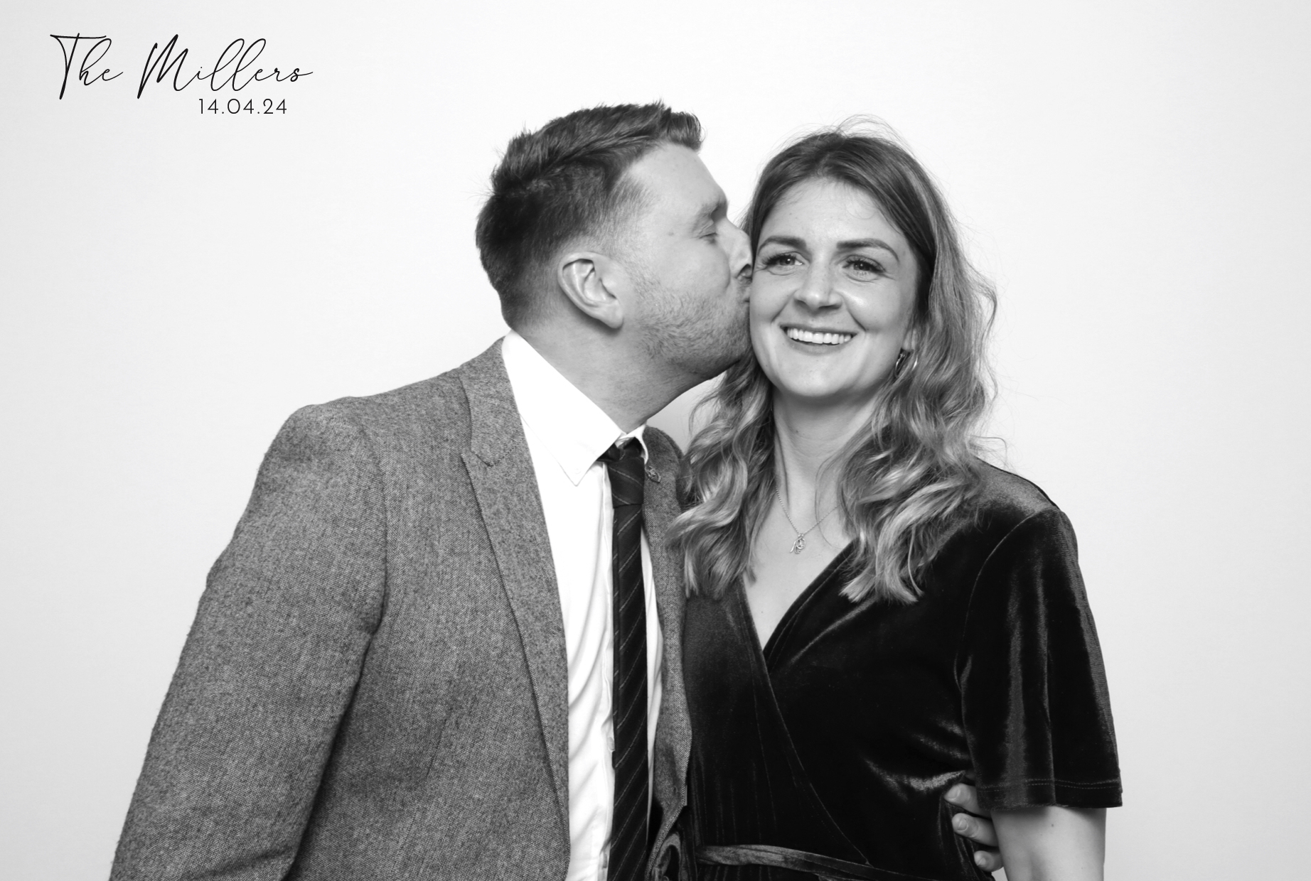 Sophie & Callum | View more photos from the event at images.mobile-photo-booth.com/u/MobilePhotoBoothUK/Sophie-Callum
