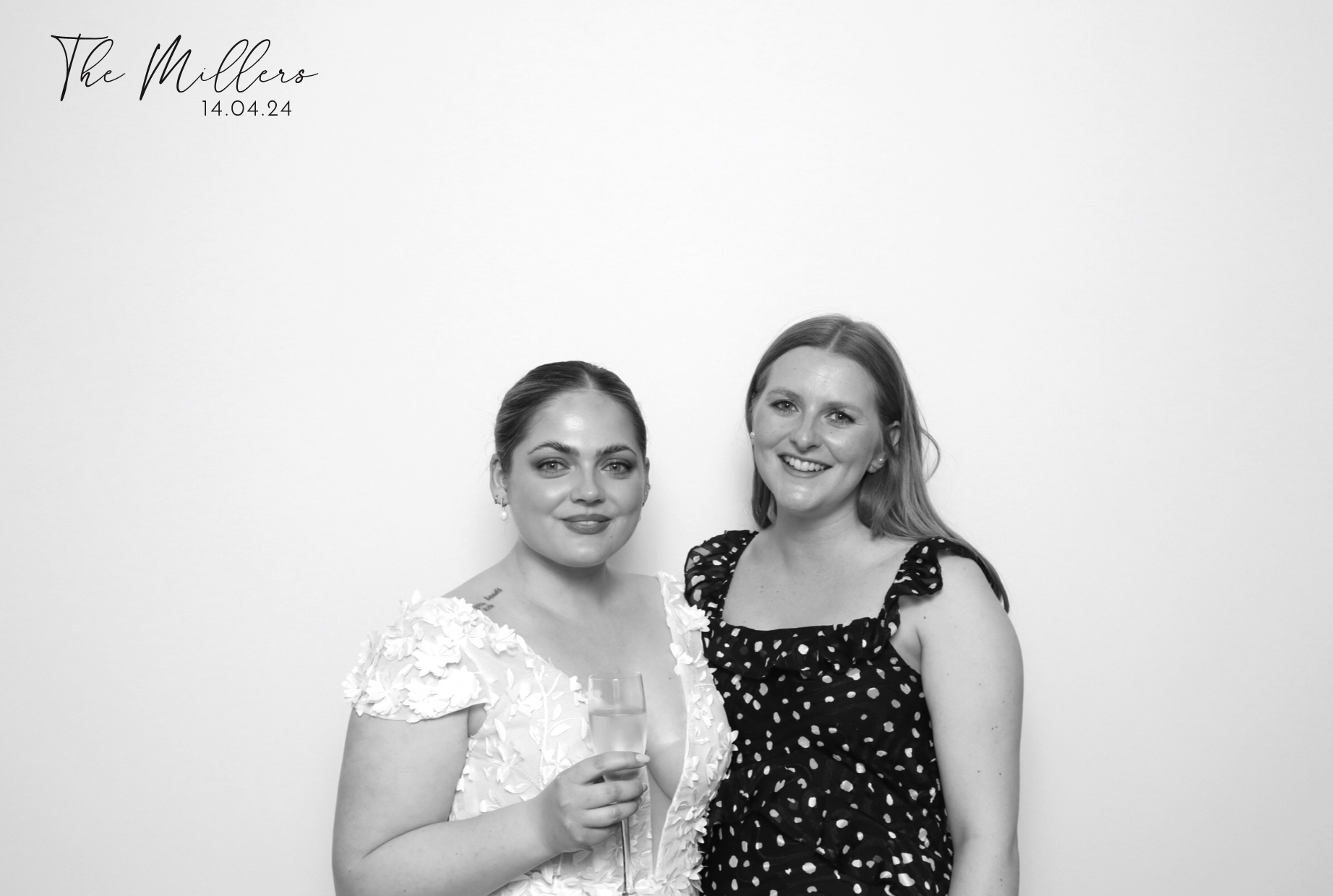 Sophie & Callum | View more photos from the event at images.mobile-photo-booth.com/u/MobilePhotoBoothUK/Sophie-Callum
