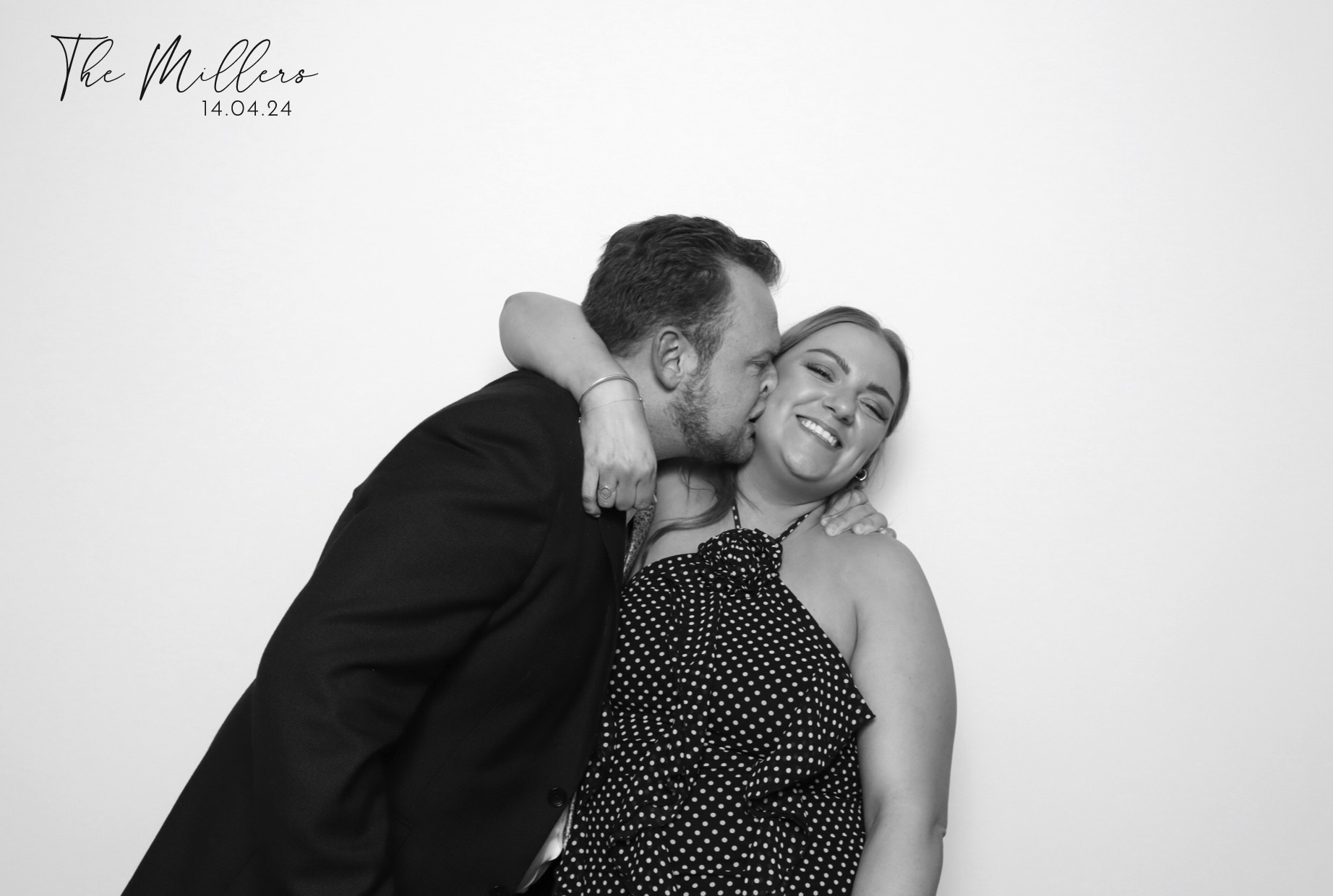 Sophie & Callum | View more photos from the event at images.mobile-photo-booth.com/u/MobilePhotoBoothUK/Sophie-Callum