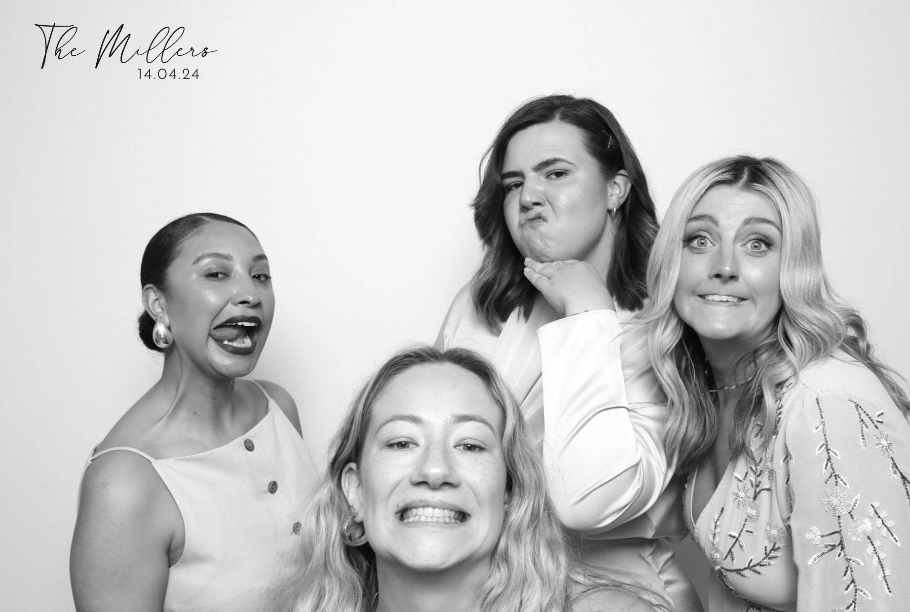Sophie & Callum | View more photos from the event at images.mobile-photo-booth.com/u/MobilePhotoBoothUK/Sophie-Callum