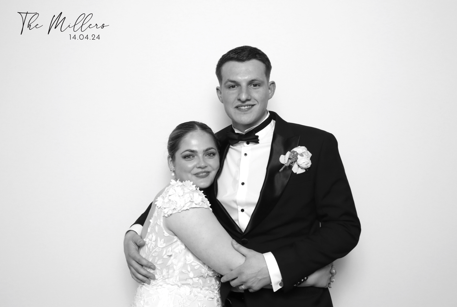 Sophie & Callum | View more photos from the event at images.mobile-photo-booth.com/u/MobilePhotoBoothUK/Sophie-Callum