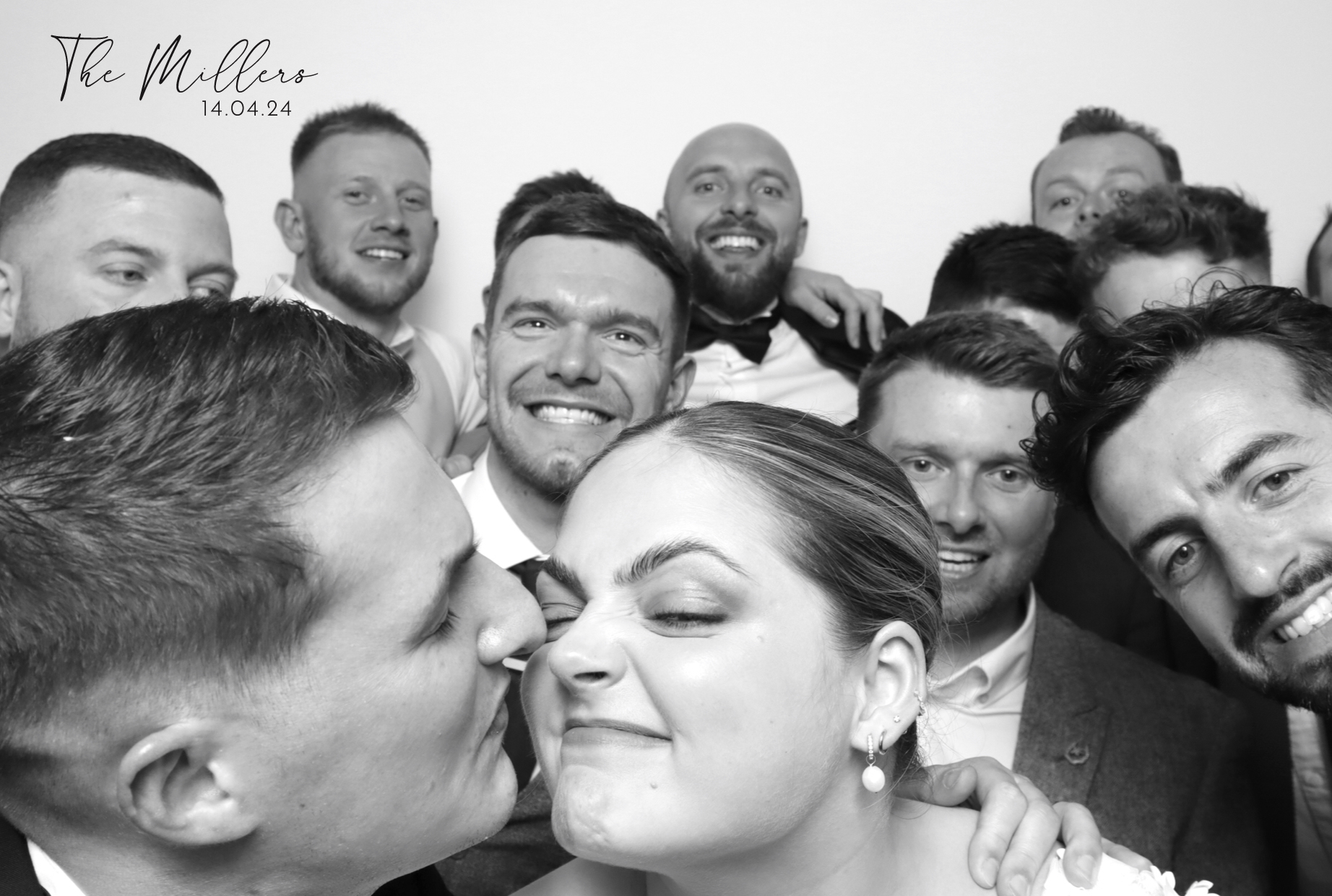 Sophie & Callum | View more photos from the event at images.mobile-photo-booth.com/u/MobilePhotoBoothUK/Sophie-Callum