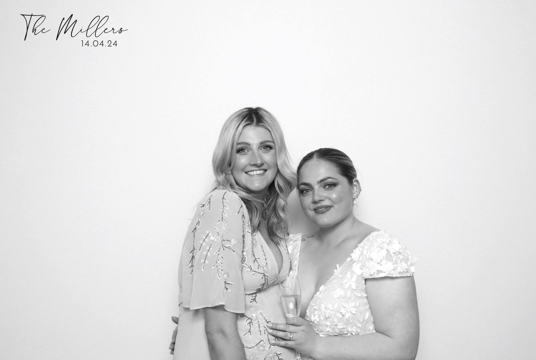 Sophie & Callum | View more photos from the event at images.mobile-photo-booth.com/u/MobilePhotoBoothUK/Sophie-Callum