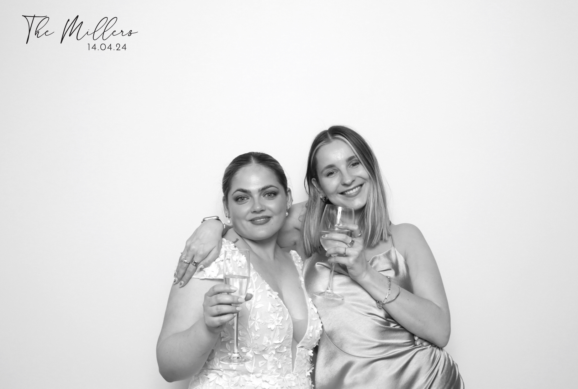 Sophie & Callum | View more photos from the event at images.mobile-photo-booth.com/u/MobilePhotoBoothUK/Sophie-Callum
