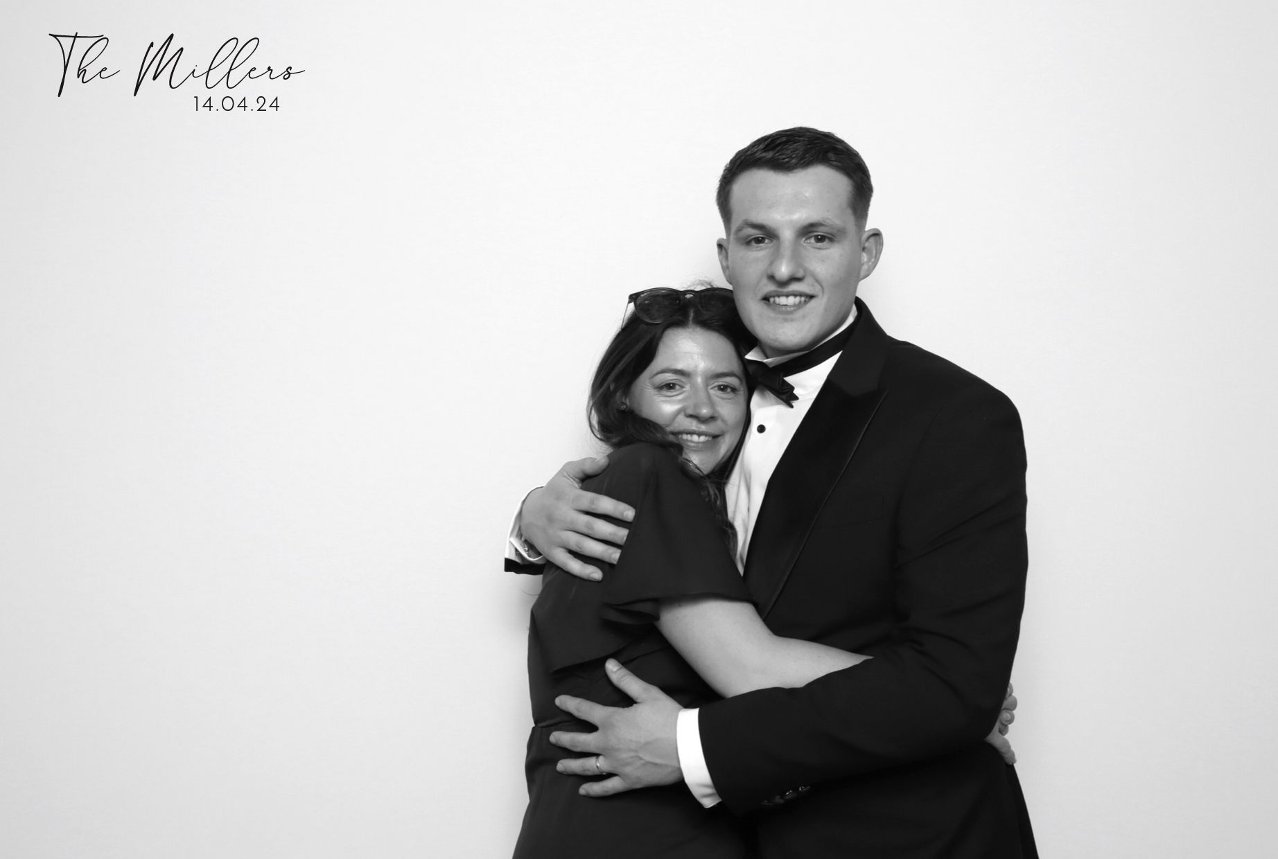 Sophie & Callum | View more photos from the event at images.mobile-photo-booth.com/u/MobilePhotoBoothUK/Sophie-Callum