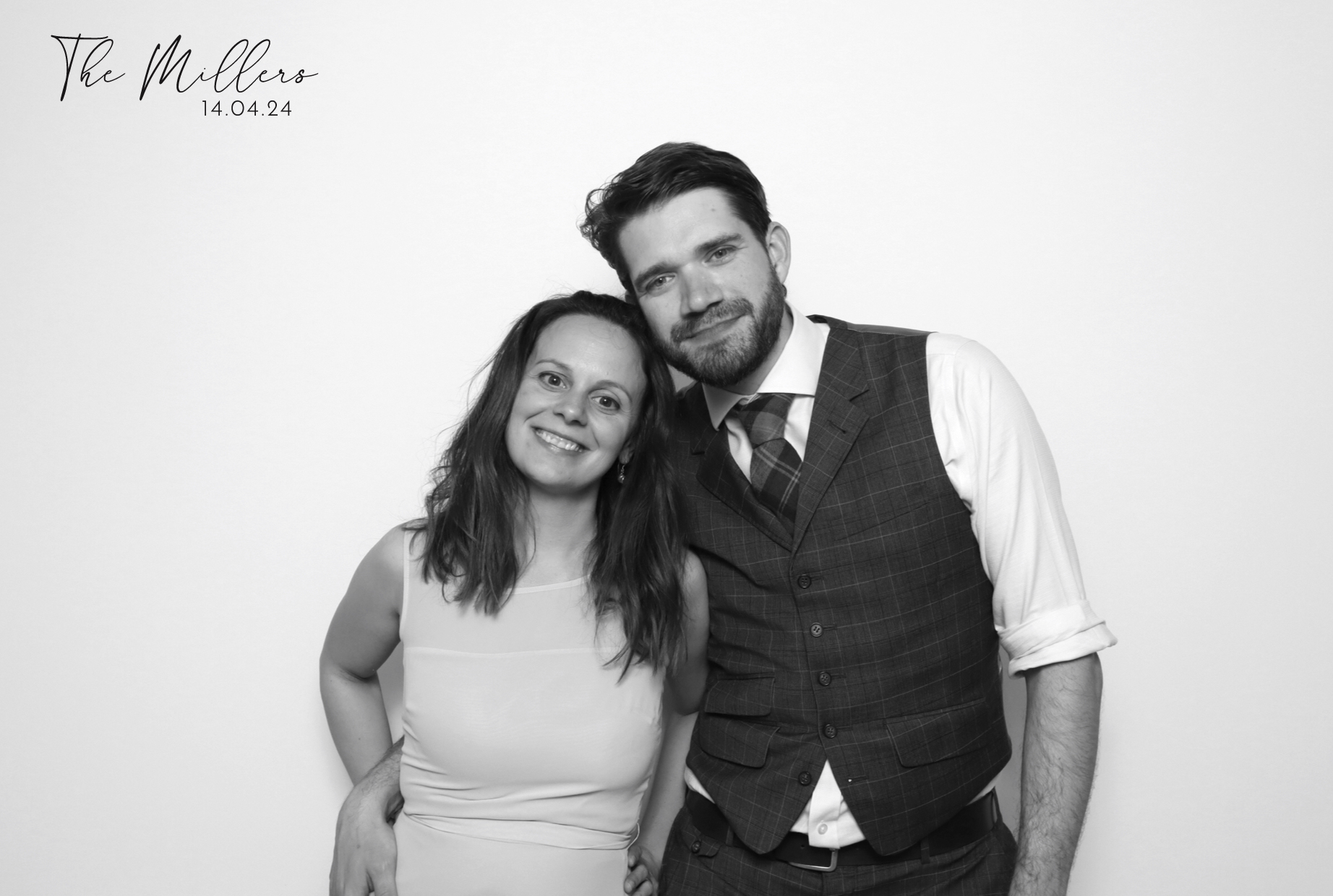 Sophie & Callum | View more photos from the event at images.mobile-photo-booth.com/u/MobilePhotoBoothUK/Sophie-Callum