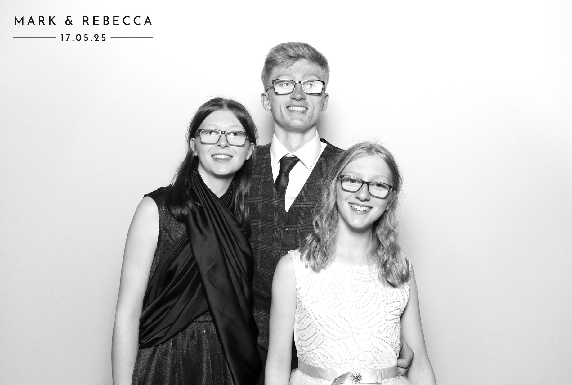 Mark & Rebecca | View more photos from the event at images.mobile-photo-booth.com/u/MobilePhotoBoothUK/Mark-Rebecca