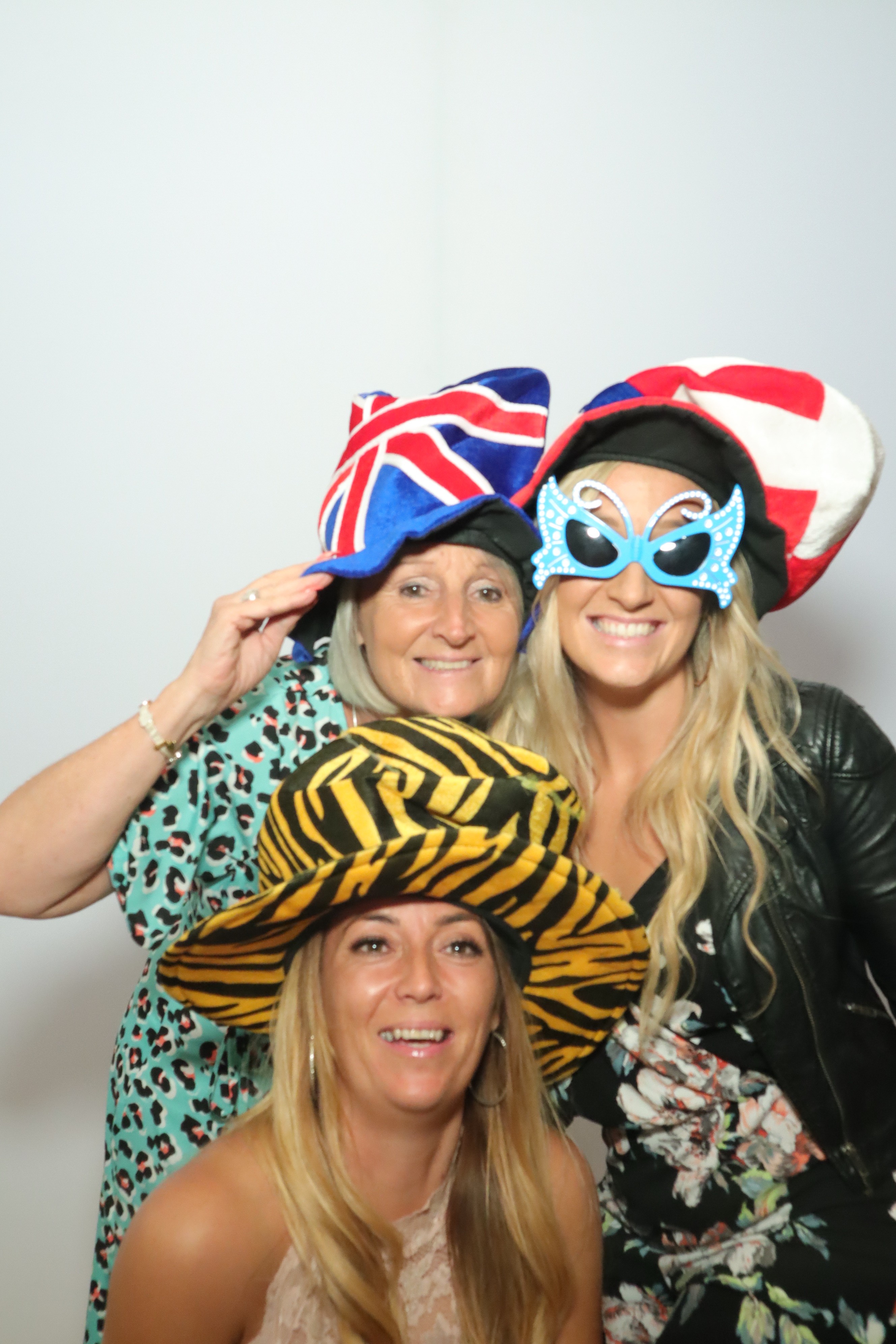 Wedding | View more photos from the event at gallery.myphotoboothexperience.co.uk/u/MyPhotoBoothExperienceLtd/Wedding