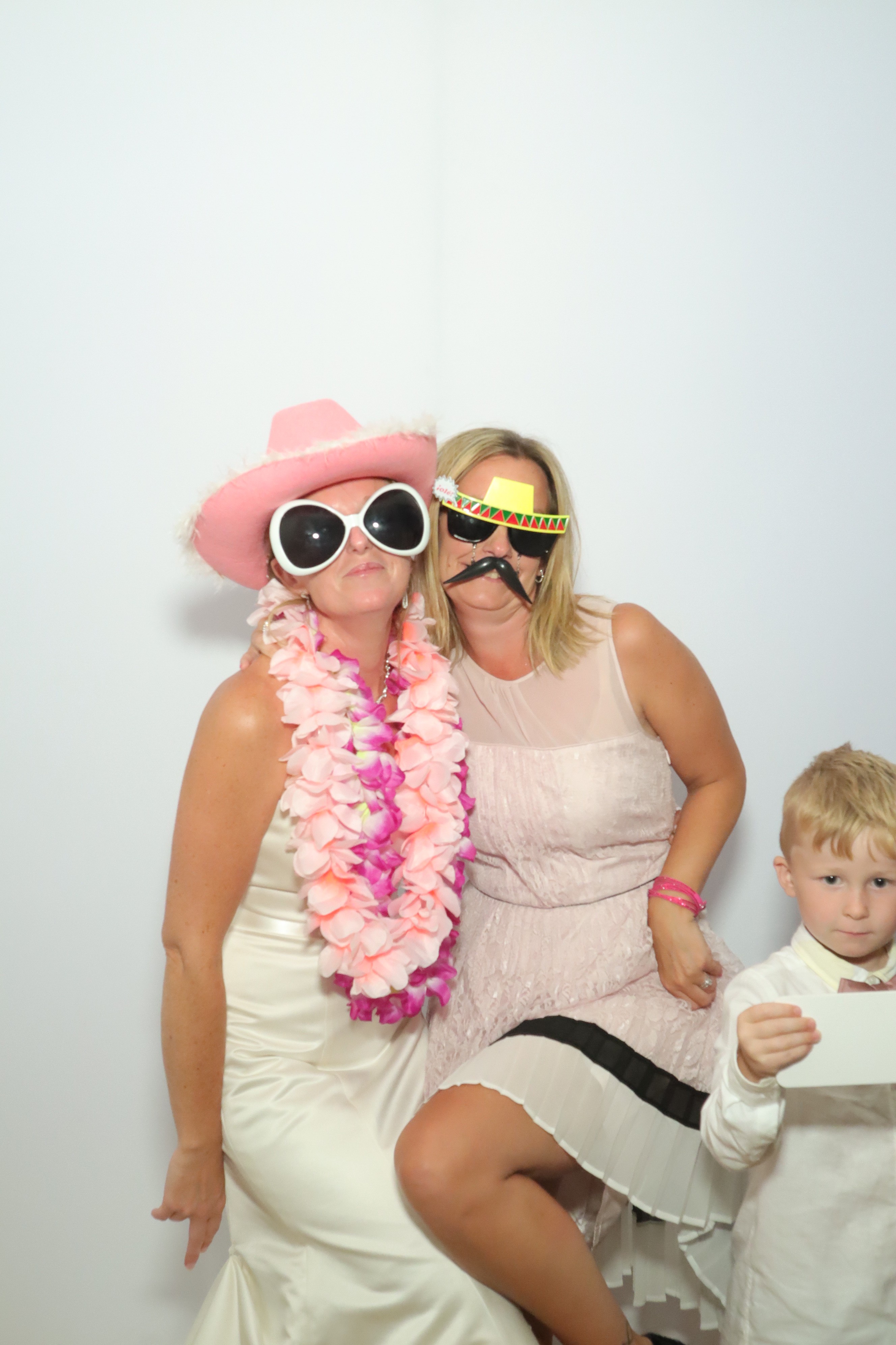 Wedding | View more photos from the event at gallery.myphotoboothexperience.co.uk/u/MyPhotoBoothExperienceLtd/Wedding