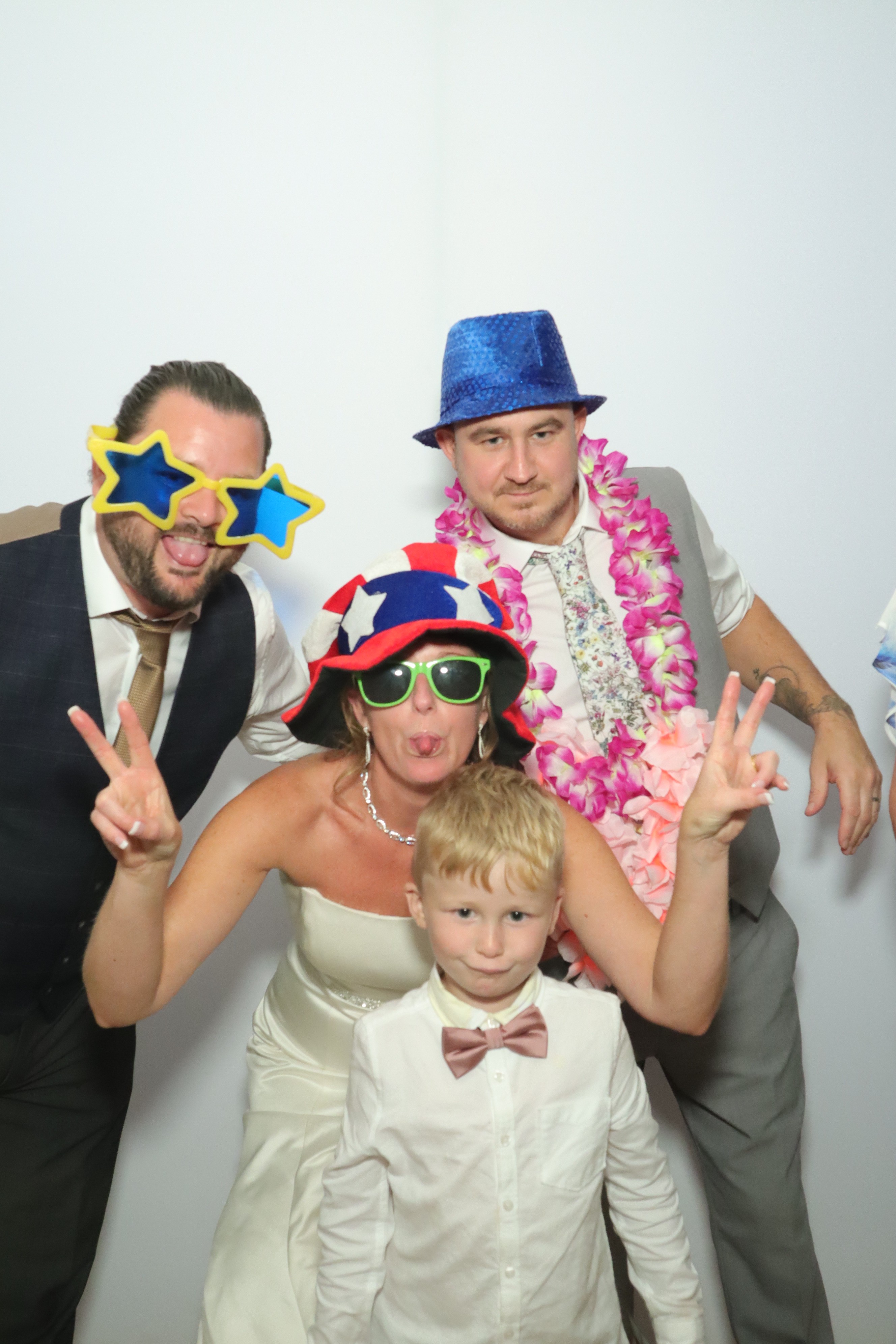 Wedding | View more photos from the event at gallery.myphotoboothexperience.co.uk/u/MyPhotoBoothExperienceLtd/Wedding