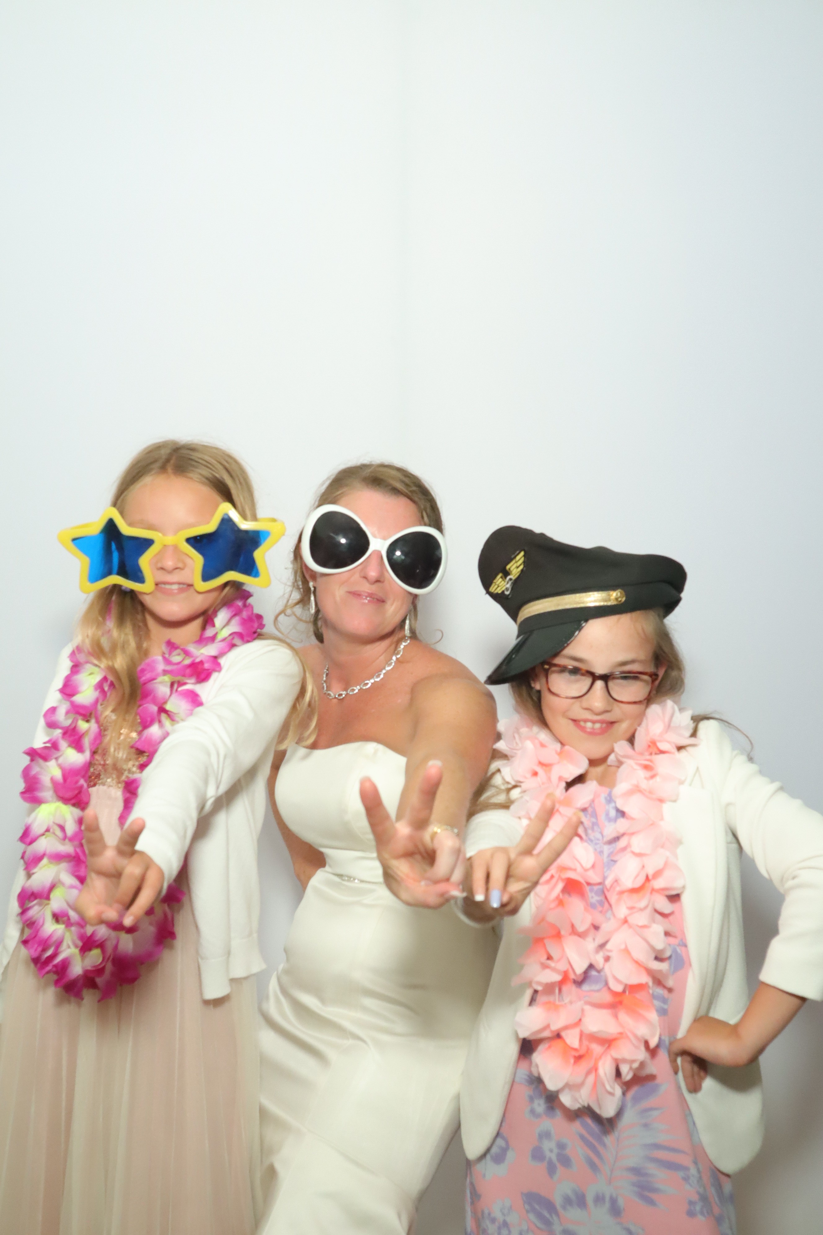 Wedding | View more photos from the event at gallery.myphotoboothexperience.co.uk/u/MyPhotoBoothExperienceLtd/Wedding