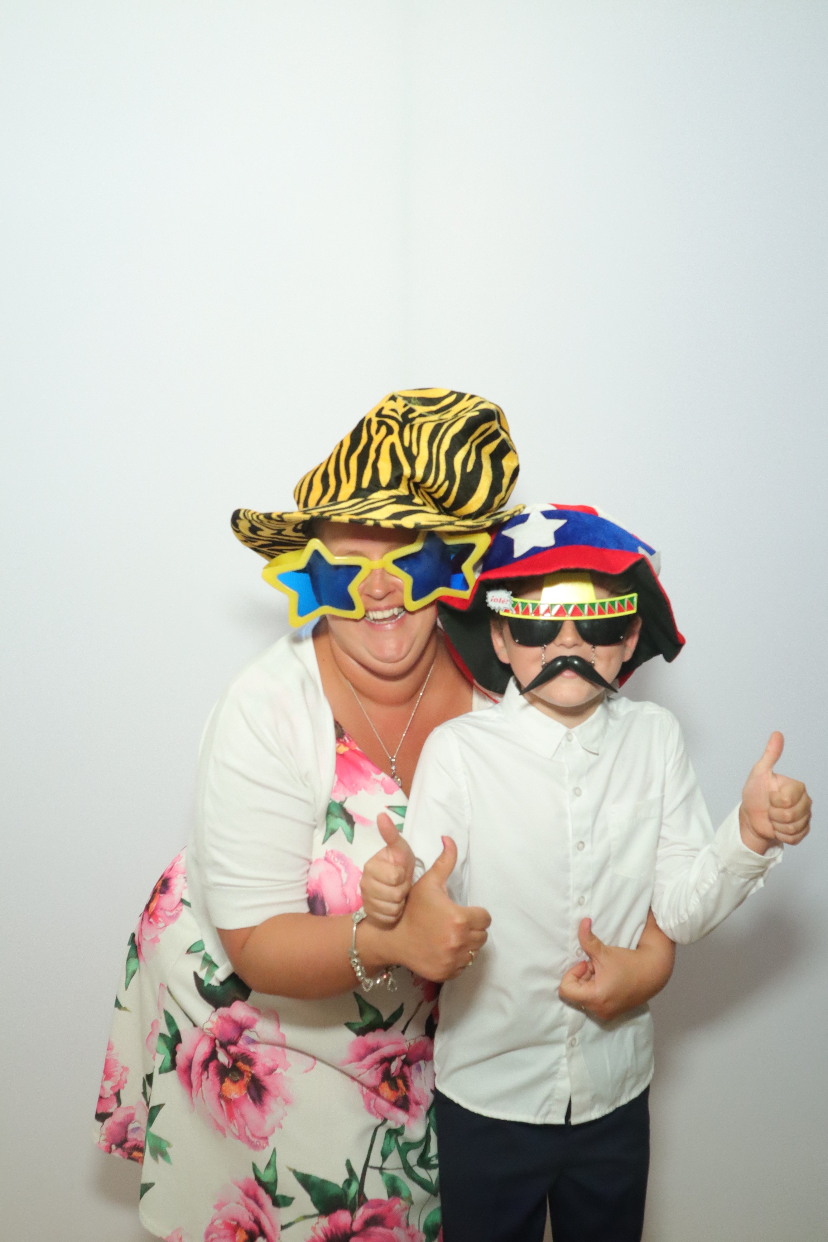 Wedding | View more photos from the event at gallery.myphotoboothexperience.co.uk/u/MyPhotoBoothExperienceLtd/Wedding