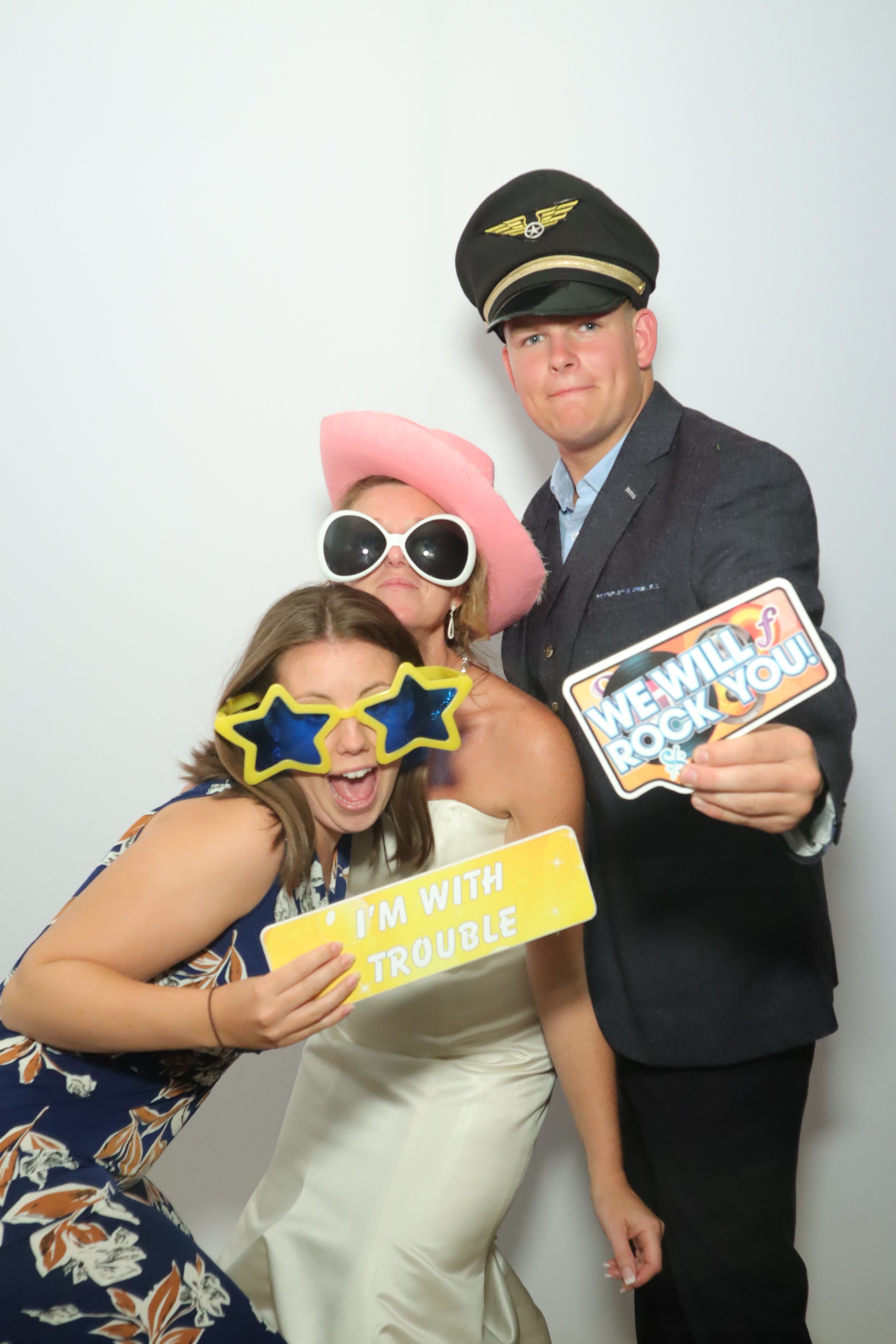 Wedding | View more photos from the event at gallery.myphotoboothexperience.co.uk/u/MyPhotoBoothExperienceLtd/Wedding
