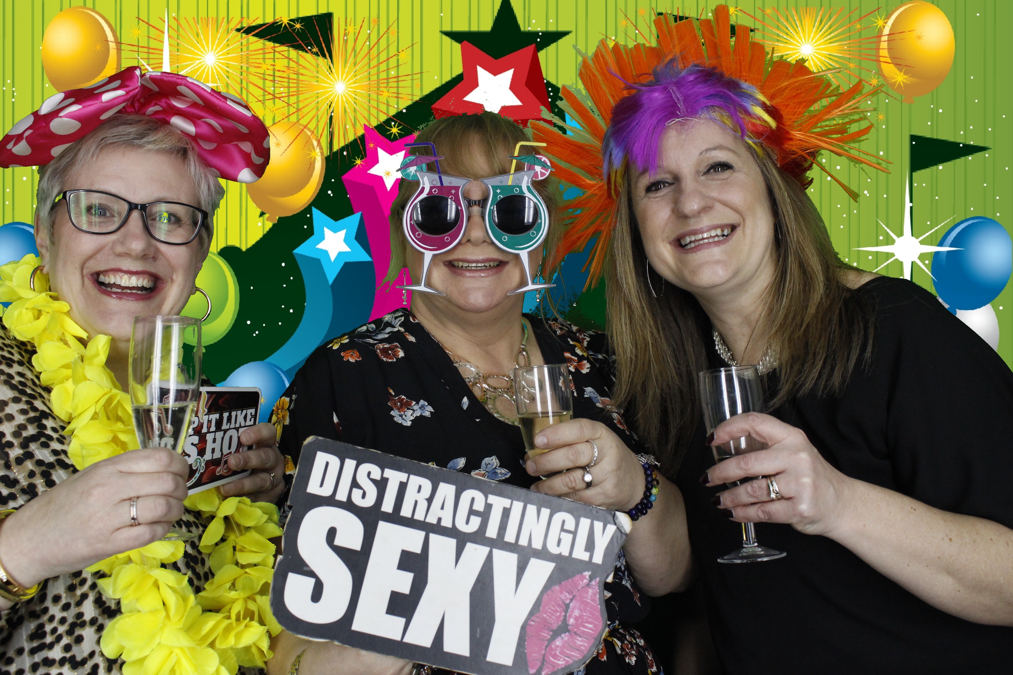 Lisa's Party | View more photos from the event at gallery.myphotoboothexperience.co.uk/u/MyPhotoBoothExperienceLtd/Lisas-Party