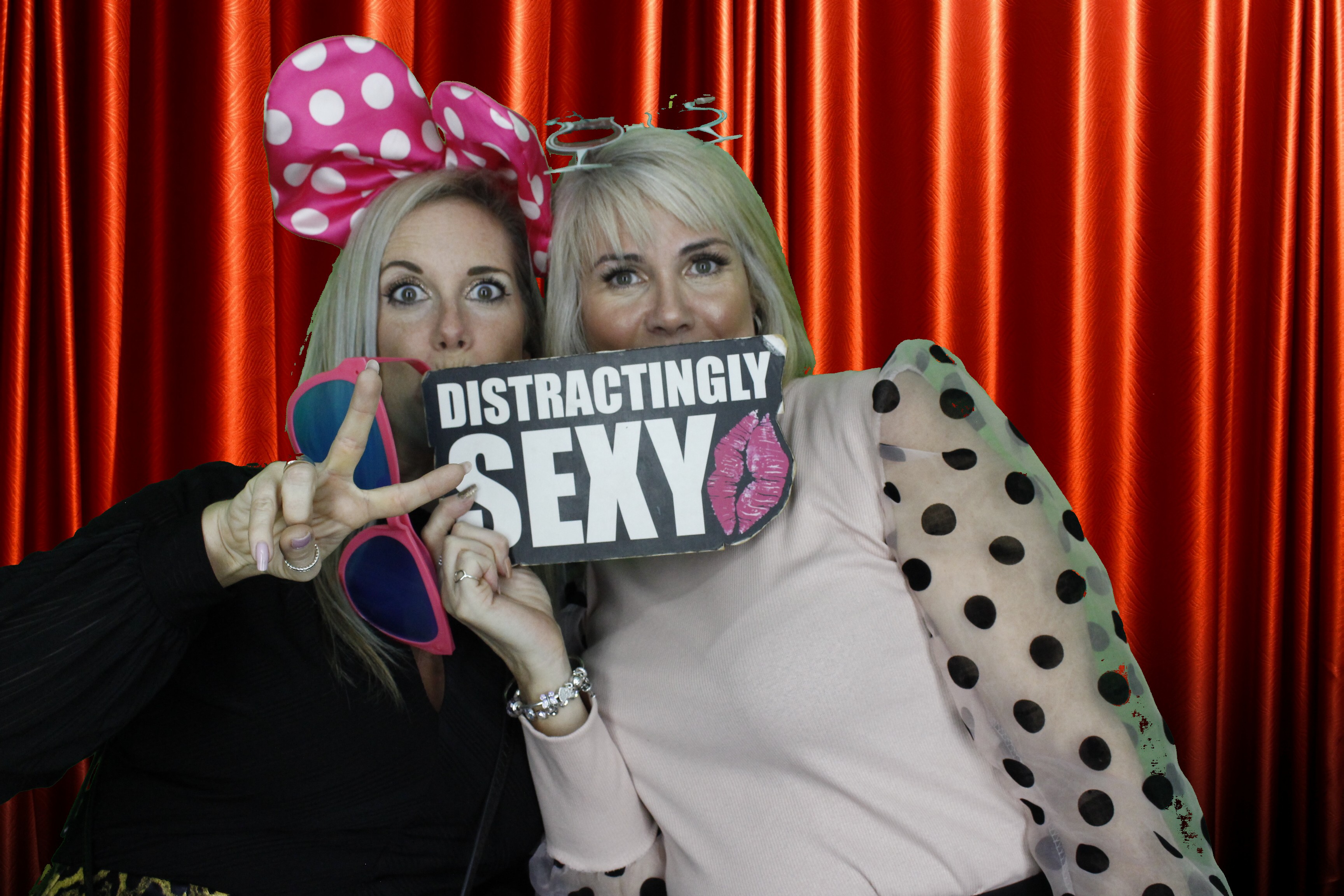 Lisa's Party | View more photos from the event at gallery.myphotoboothexperience.co.uk/u/MyPhotoBoothExperienceLtd/Lisas-Party