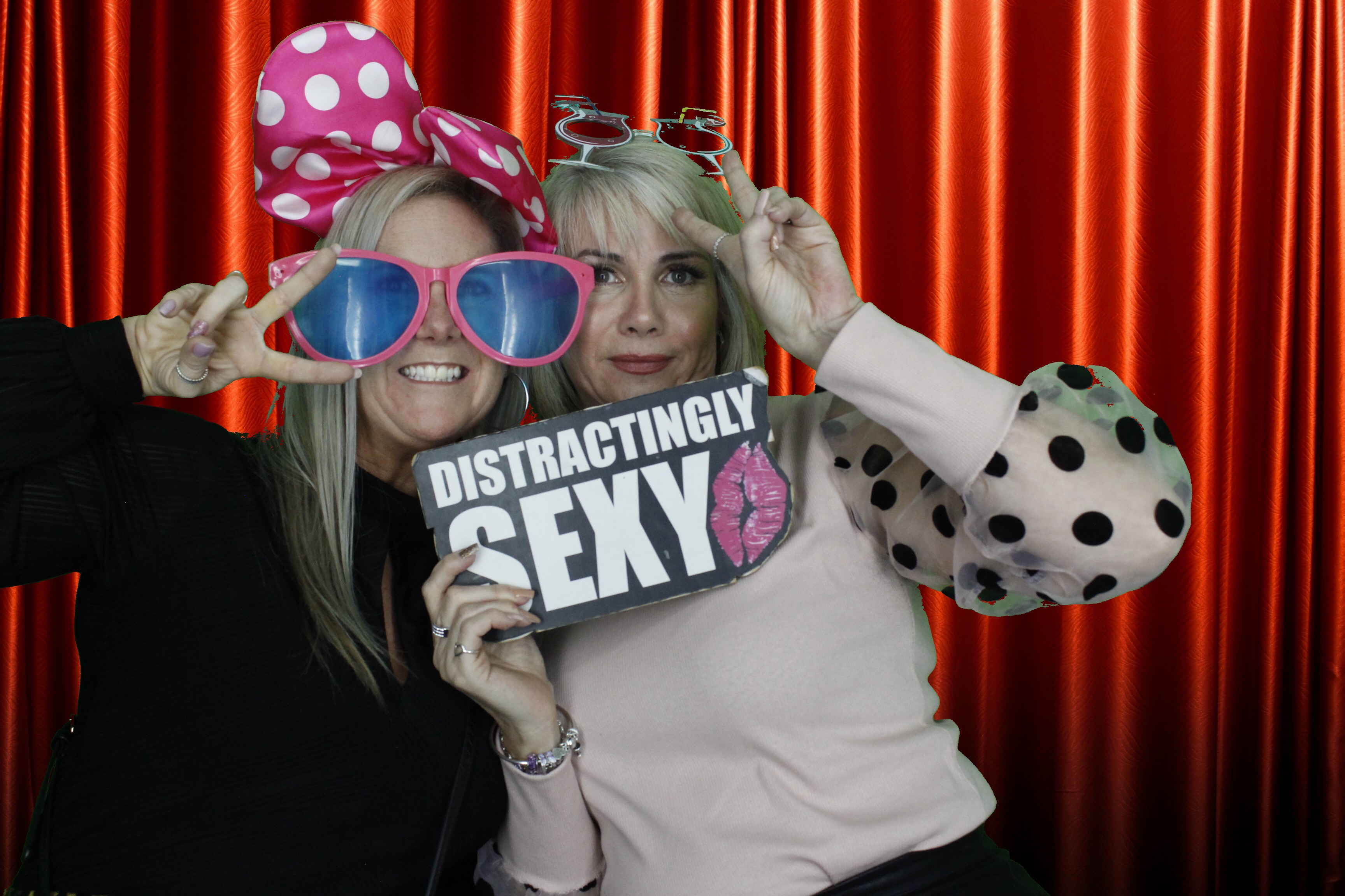 Lisa's Party | View more photos from the event at gallery.myphotoboothexperience.co.uk/u/MyPhotoBoothExperienceLtd/Lisas-Party