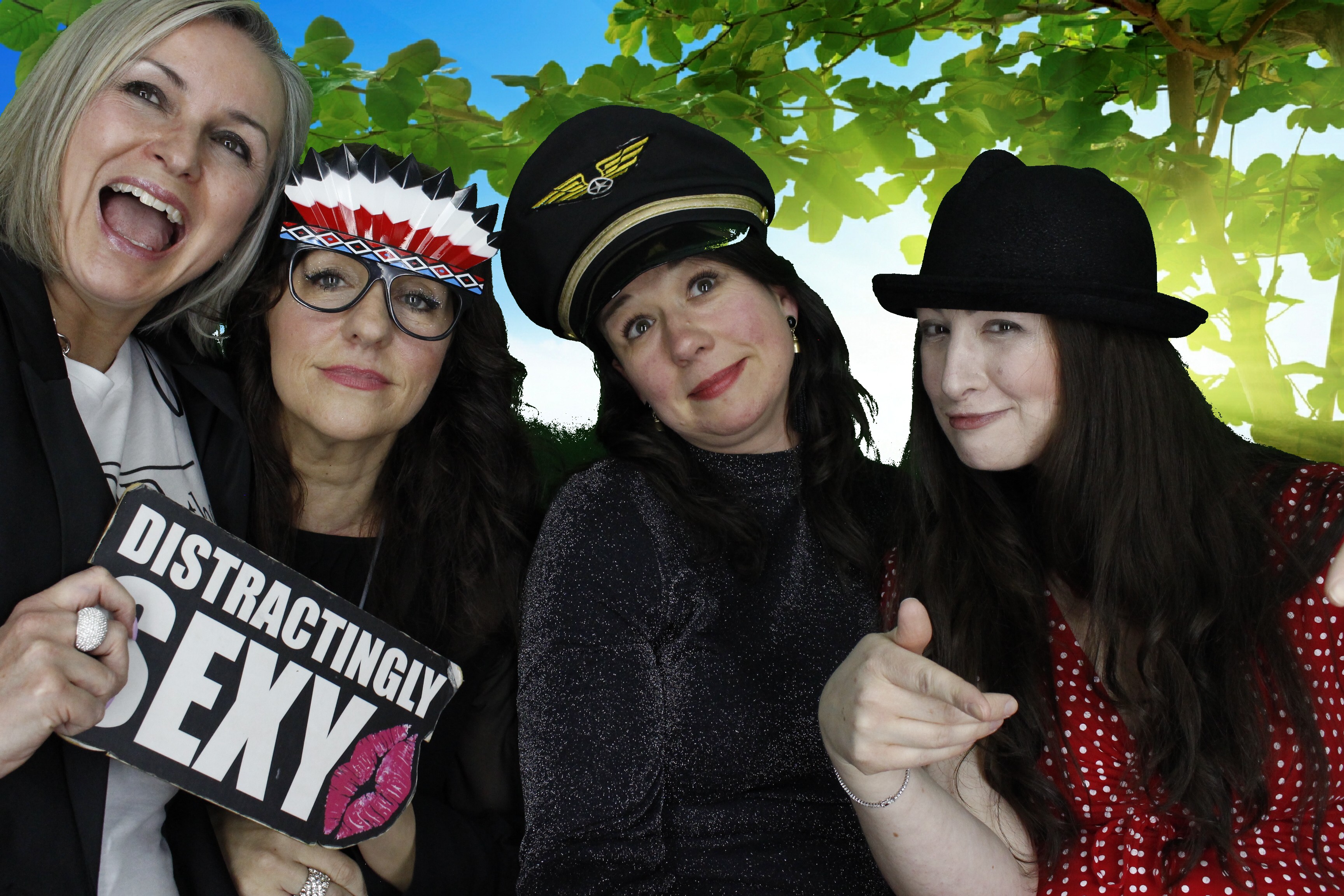 Lisa's Party | View more photos from the event at gallery.myphotoboothexperience.co.uk/u/MyPhotoBoothExperienceLtd/Lisas-Party
