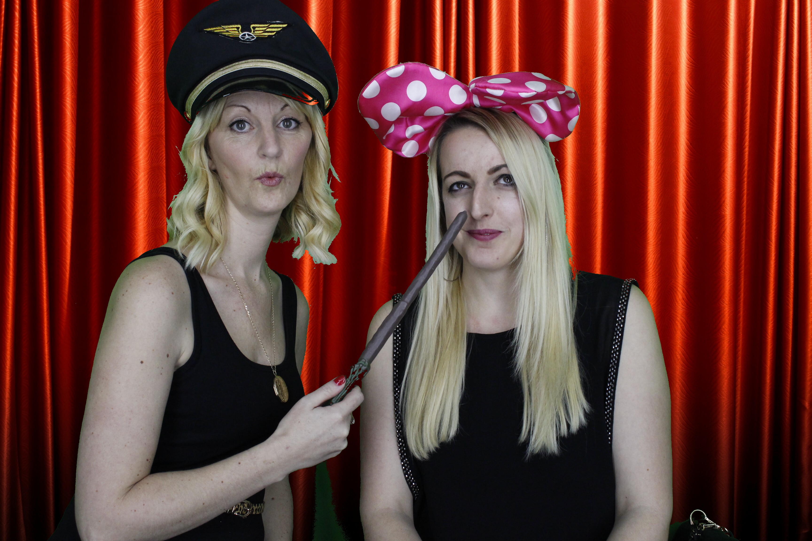 Lisa's Party | View more photos from the event at gallery.myphotoboothexperience.co.uk/u/MyPhotoBoothExperienceLtd/Lisas-Party