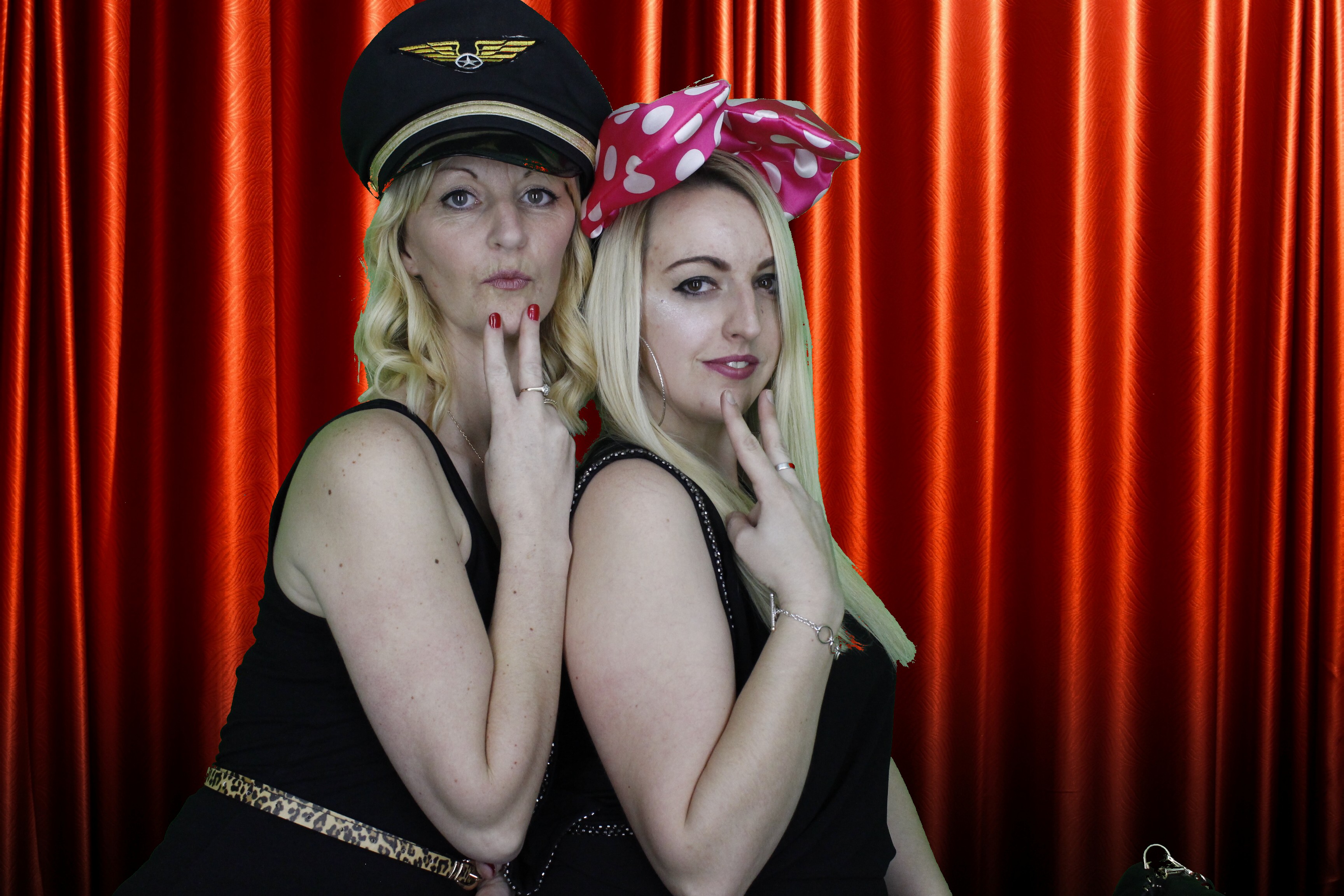 Lisa's Party | View more photos from the event at gallery.myphotoboothexperience.co.uk/u/MyPhotoBoothExperienceLtd/Lisas-Party