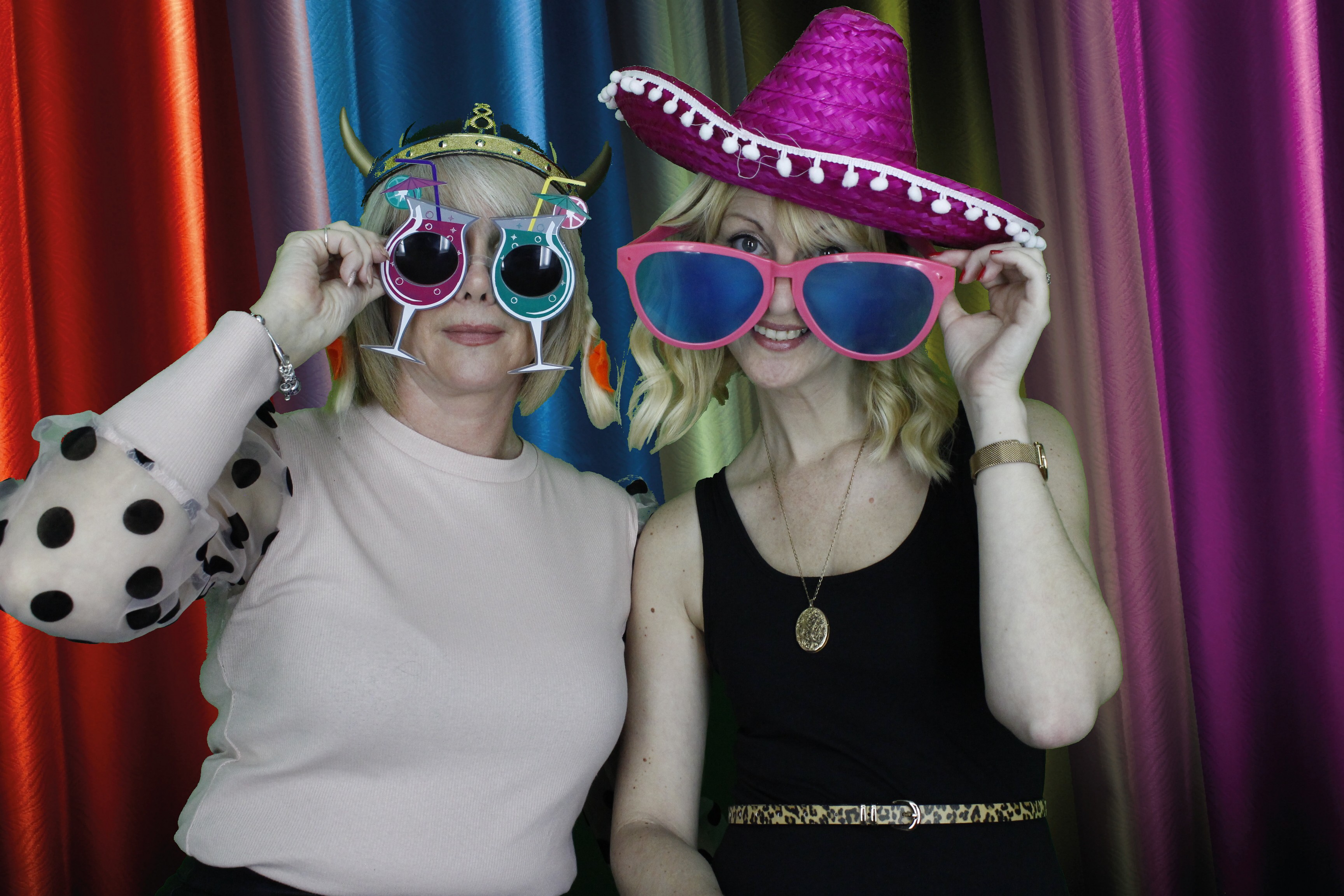 Lisa's Party | View more photos from the event at gallery.myphotoboothexperience.co.uk/u/MyPhotoBoothExperienceLtd/Lisas-Party