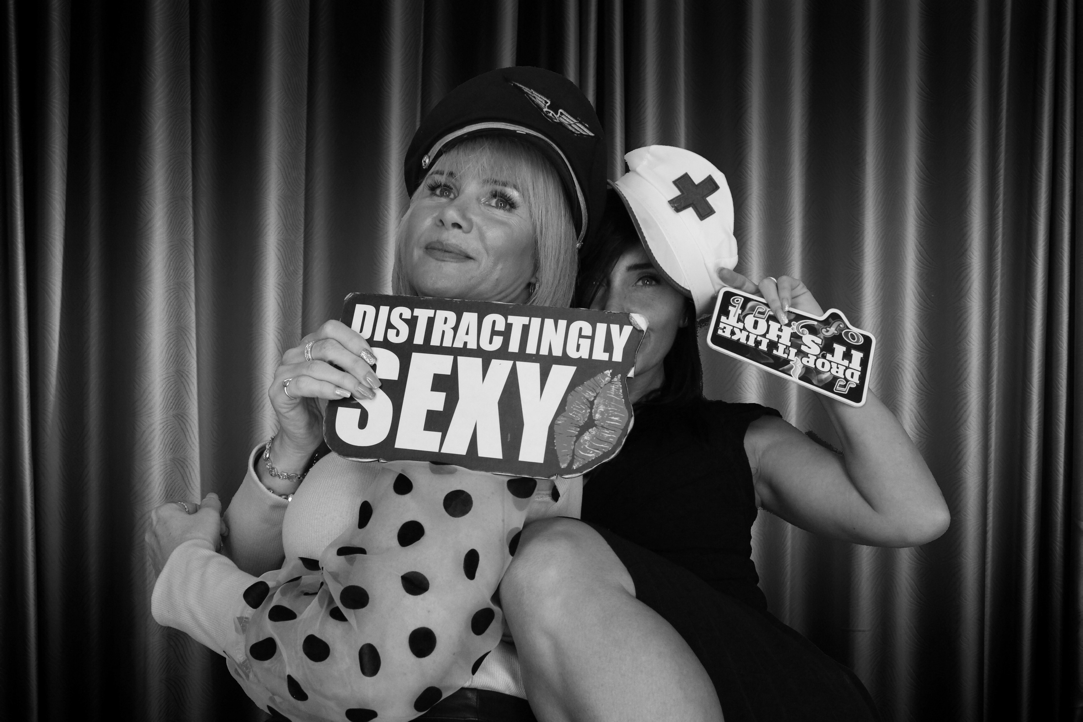 Lisa's Party | View more photos from the event at gallery.myphotoboothexperience.co.uk/u/MyPhotoBoothExperienceLtd/Lisas-Party