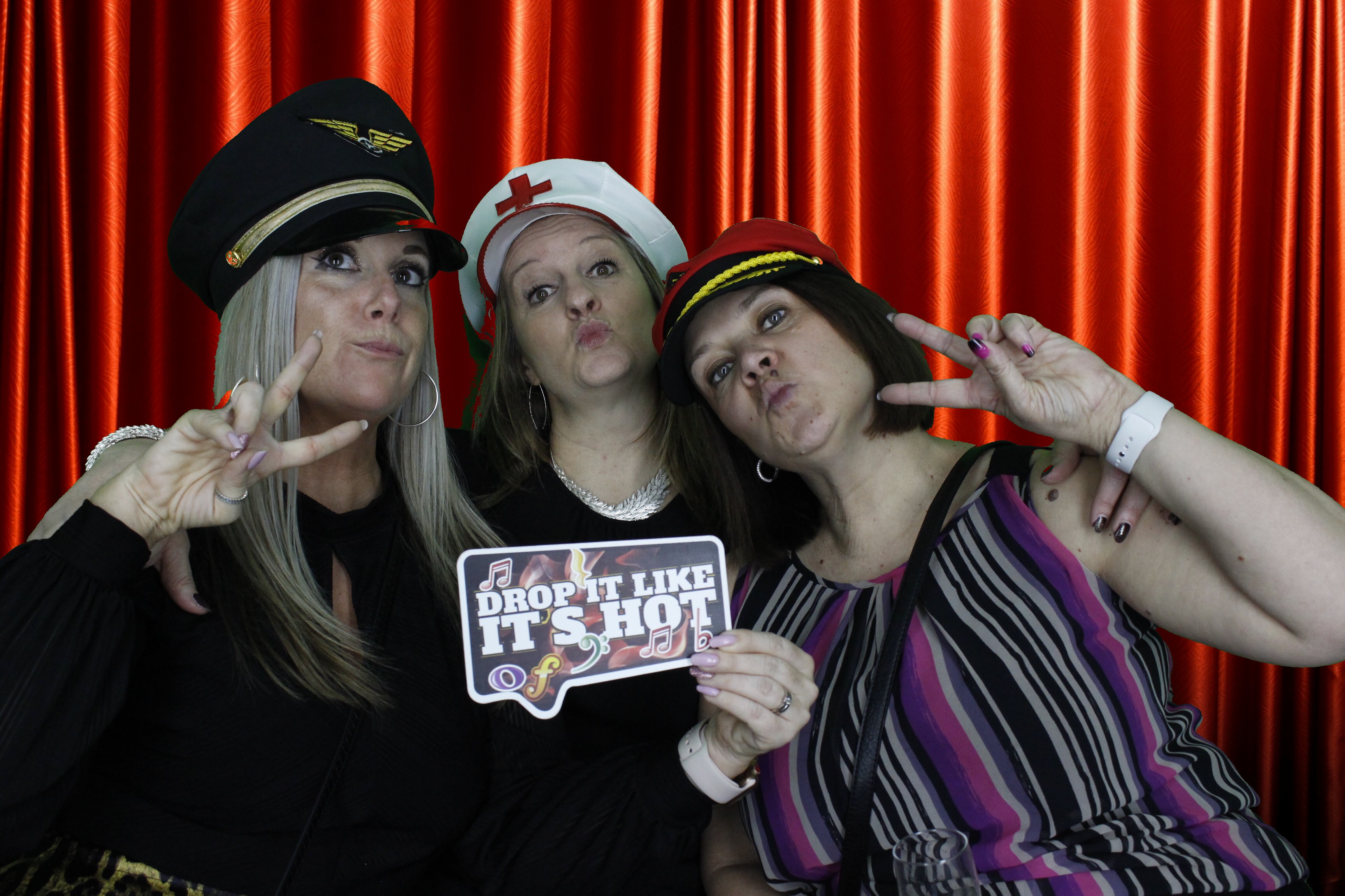 Lisa's Party | View more photos from the event at gallery.myphotoboothexperience.co.uk/u/MyPhotoBoothExperienceLtd/Lisas-Party