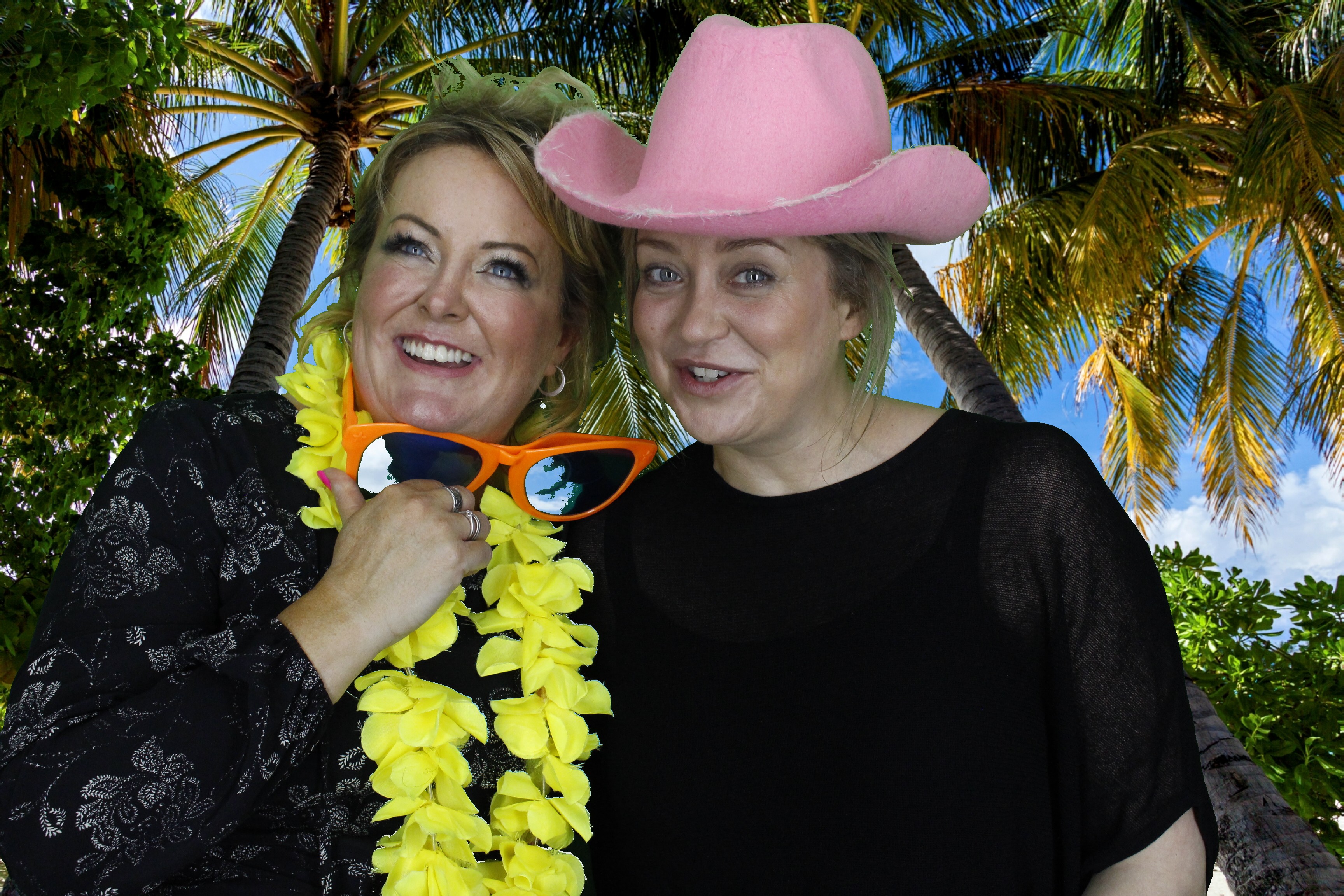Lisa's Party | View more photos from the event at gallery.myphotoboothexperience.co.uk/u/MyPhotoBoothExperienceLtd/Lisas-Party