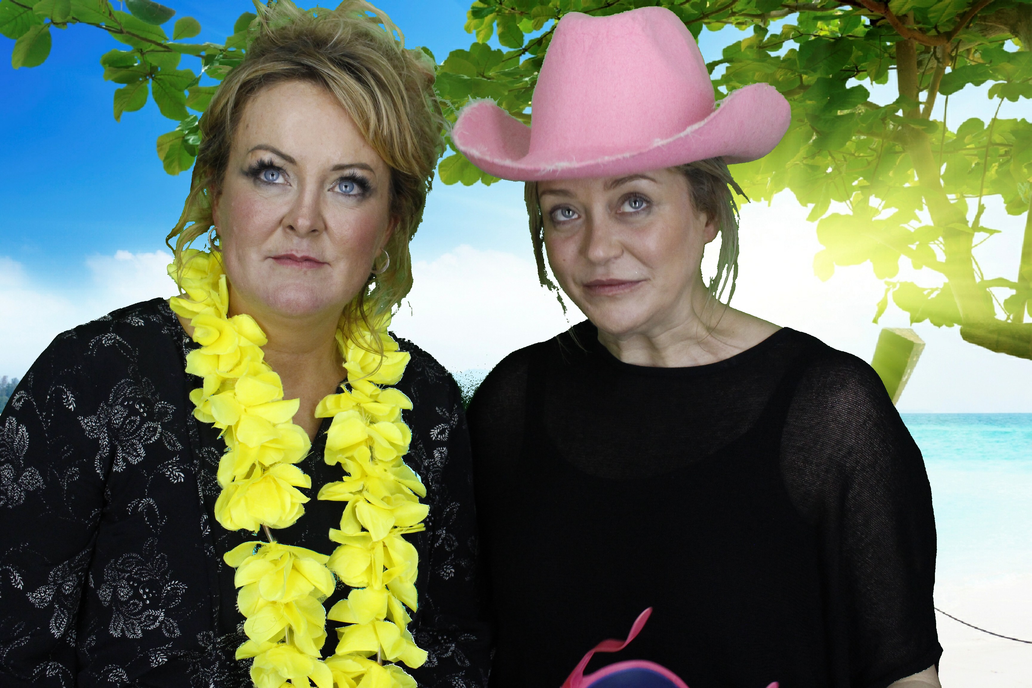 Lisa's Party | View more photos from the event at gallery.myphotoboothexperience.co.uk/u/MyPhotoBoothExperienceLtd/Lisas-Party