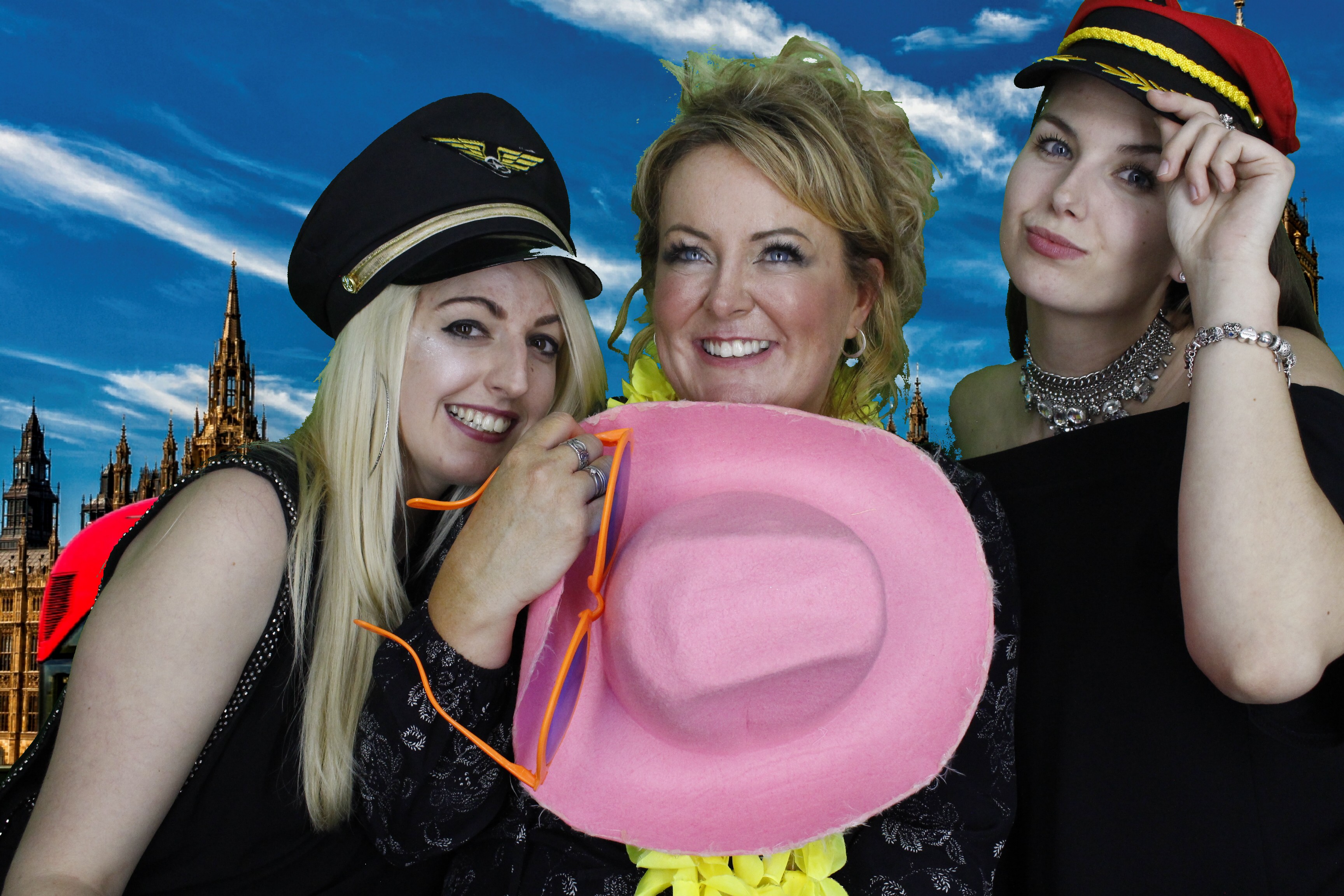 Lisa's Party | View more photos from the event at gallery.myphotoboothexperience.co.uk/u/MyPhotoBoothExperienceLtd/Lisas-Party