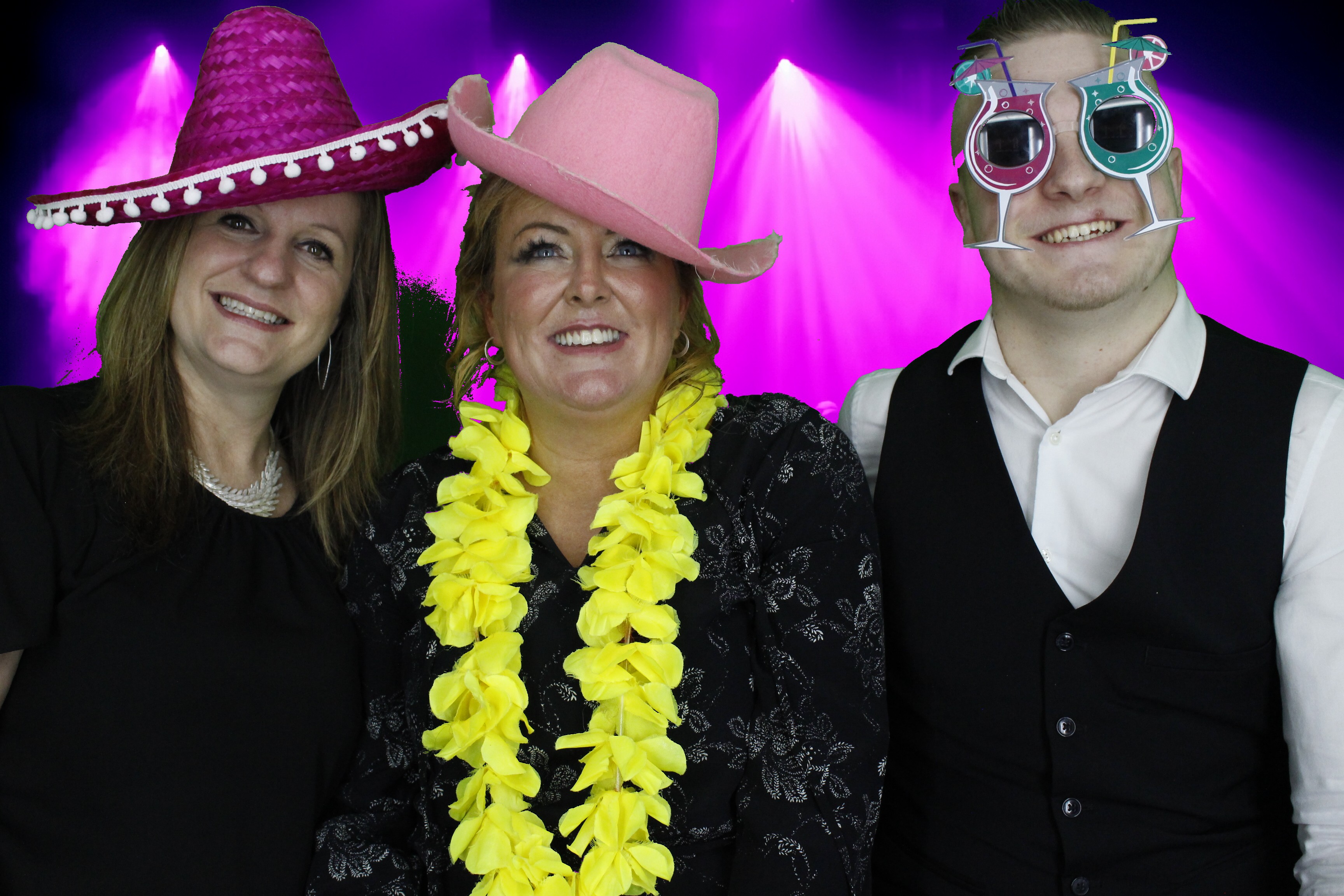 Lisa's Party | View more photos from the event at gallery.myphotoboothexperience.co.uk/u/MyPhotoBoothExperienceLtd/Lisas-Party