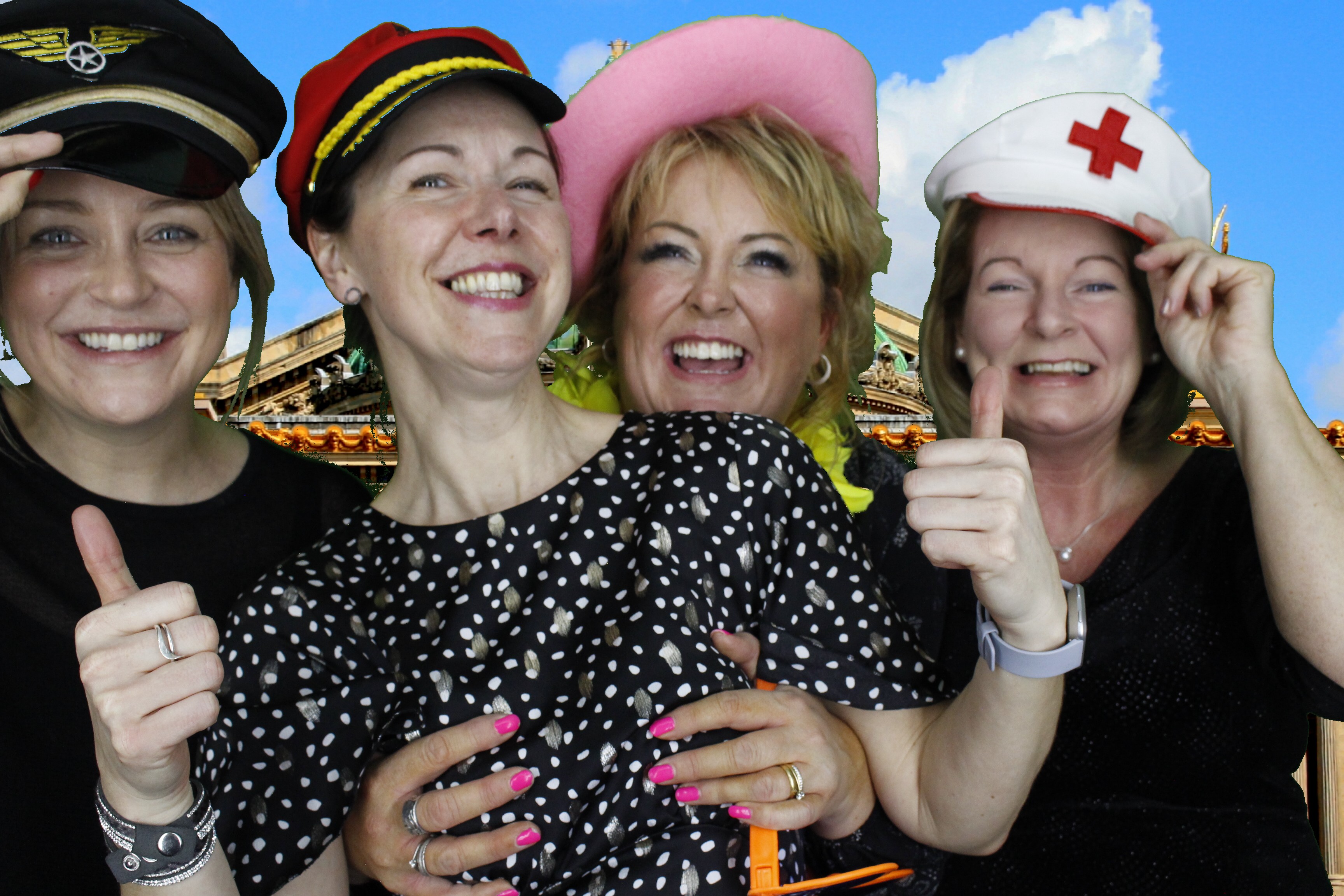 Lisa's Party | View more photos from the event at gallery.myphotoboothexperience.co.uk/u/MyPhotoBoothExperienceLtd/Lisas-Party