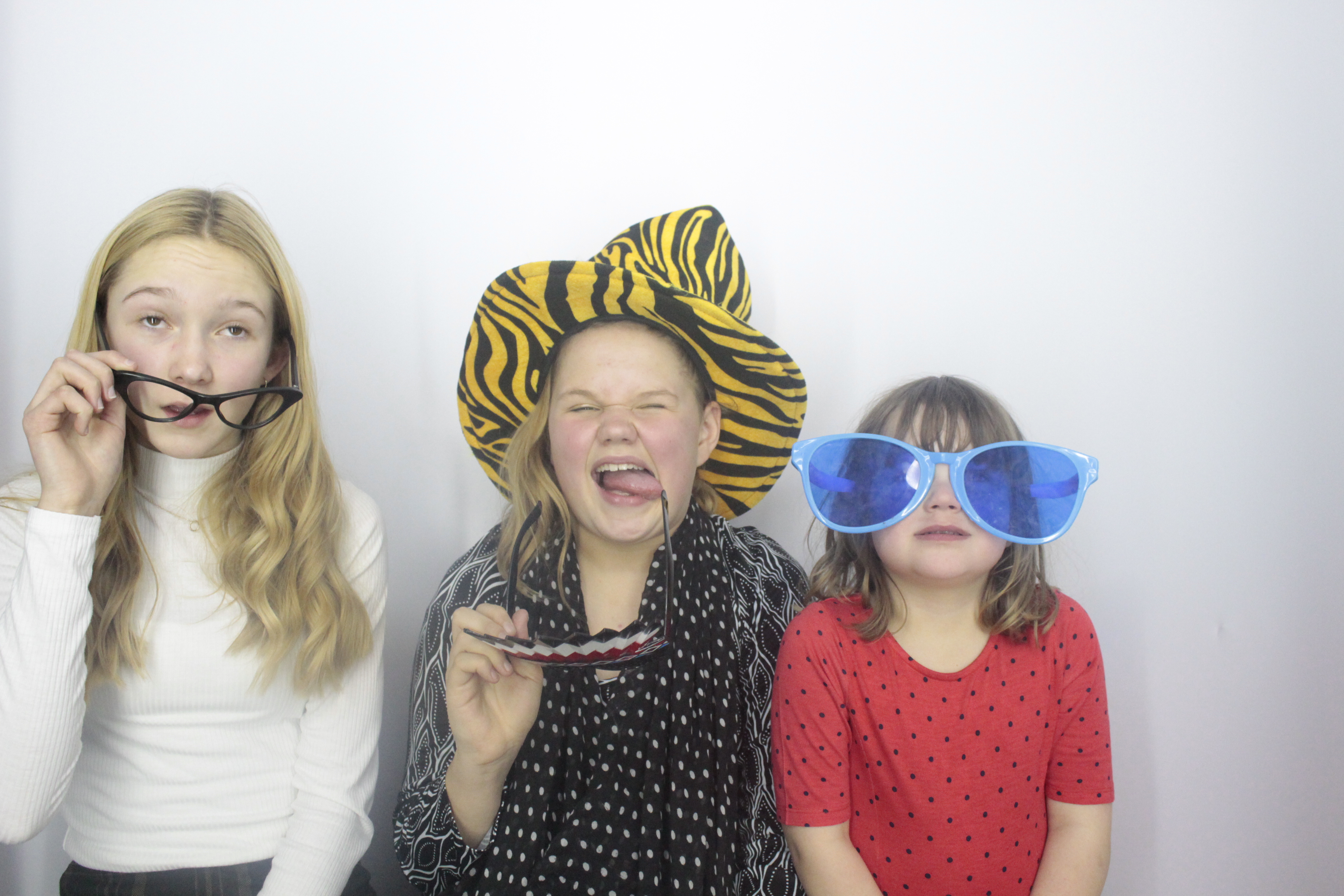 Rebecca's Party | View more photos from the event at gallery.myphotoboothexperience.co.uk/u/MyPhotoBoothExperienceLtd/Rebeccas-Party