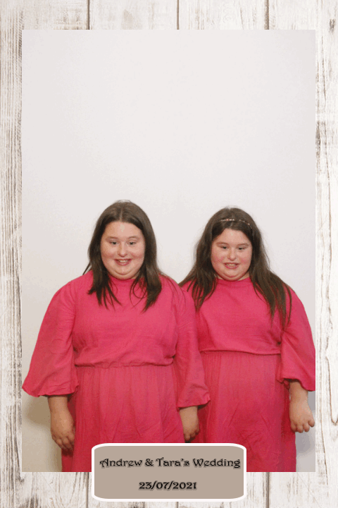 Andrew & Tara's Wedding | View more photos from the event at gallery.myphotoboothexperience.co.uk/u/MyPhotoBoothExperienceLtd/Andrew-Taras-Wedding