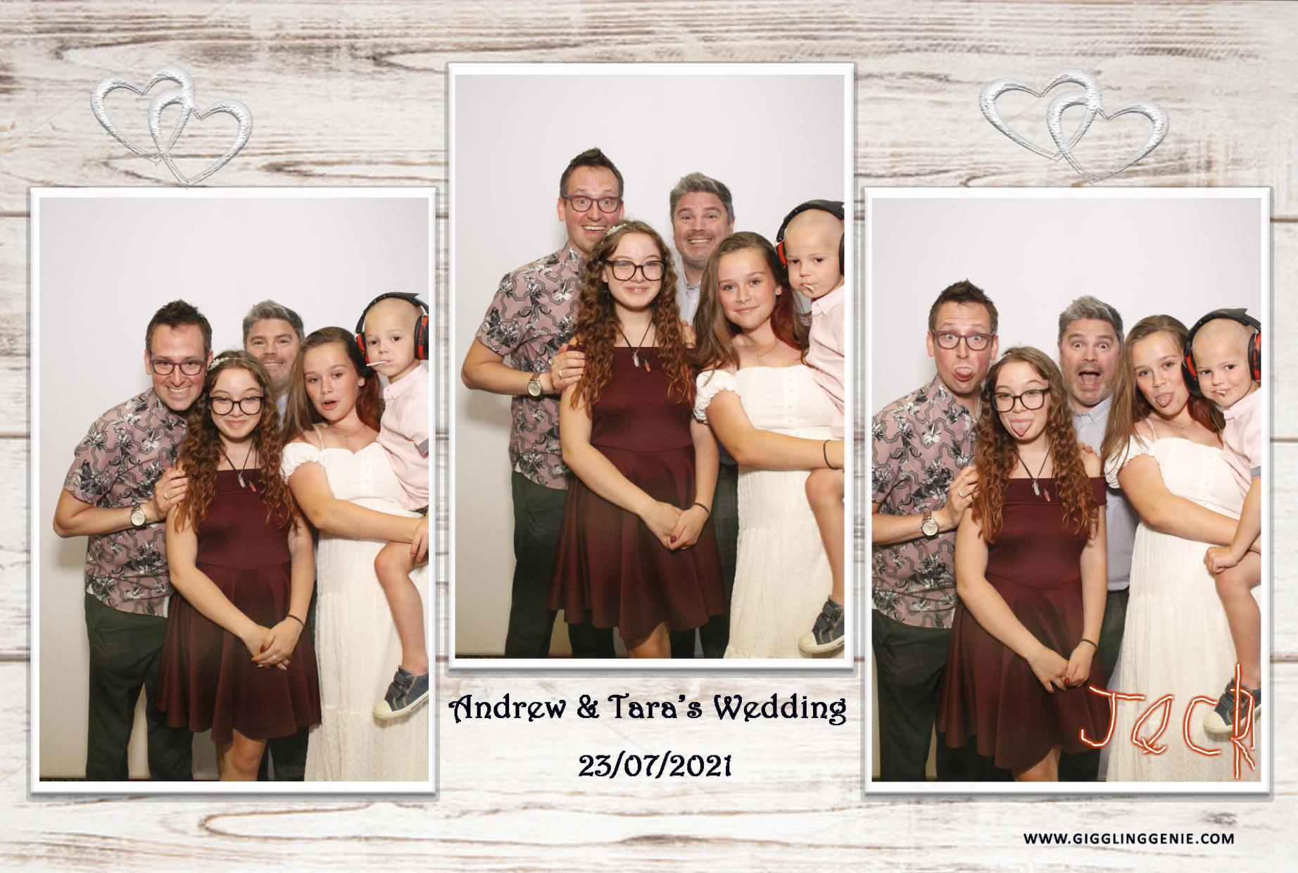 Andrew & Tara's Wedding | View more photos from the event at gallery.myphotoboothexperience.co.uk/u/MyPhotoBoothExperienceLtd/Andrew-Taras-Wedding