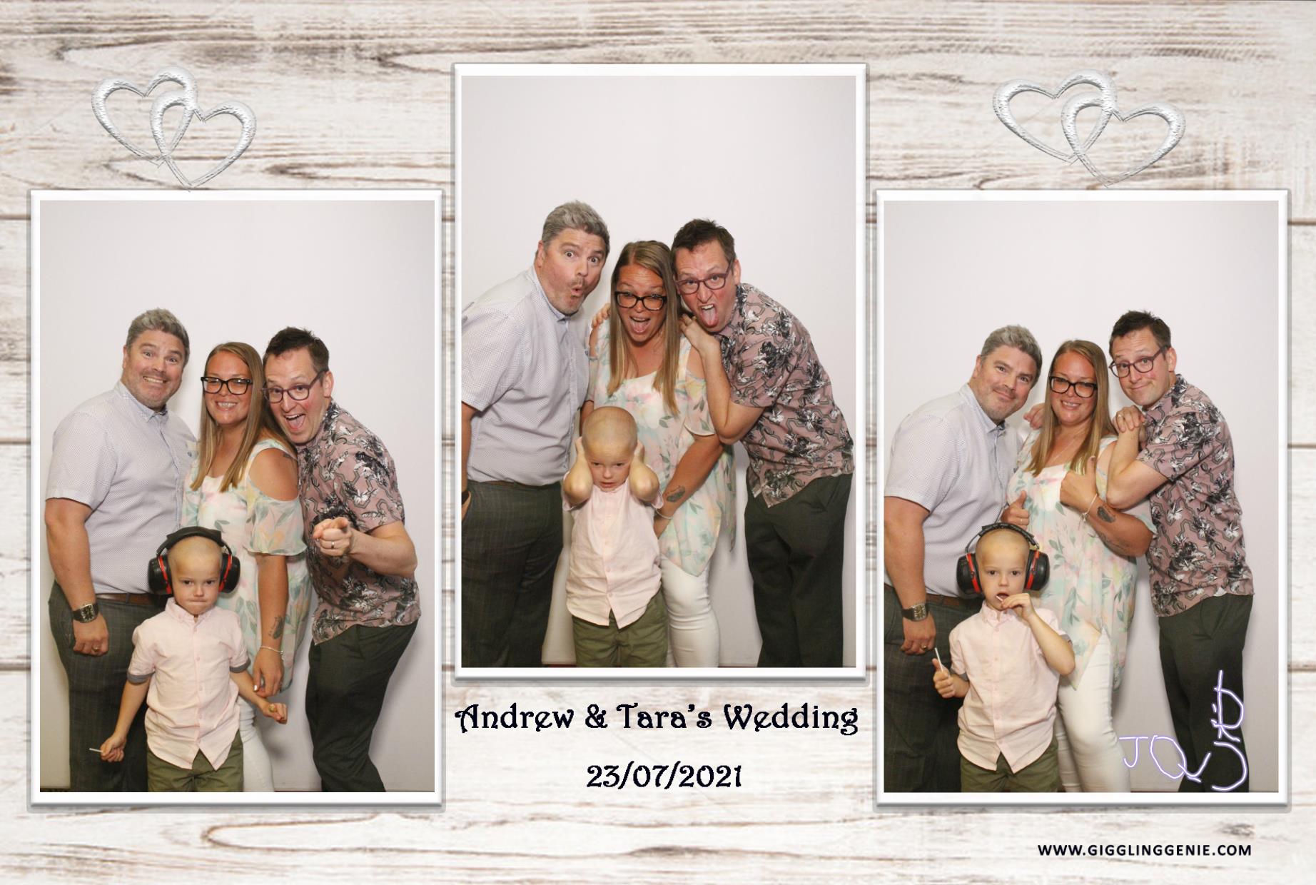 Andrew & Tara's Wedding | View more photos from the event at gallery.myphotoboothexperience.co.uk/u/MyPhotoBoothExperienceLtd/Andrew-Taras-Wedding
