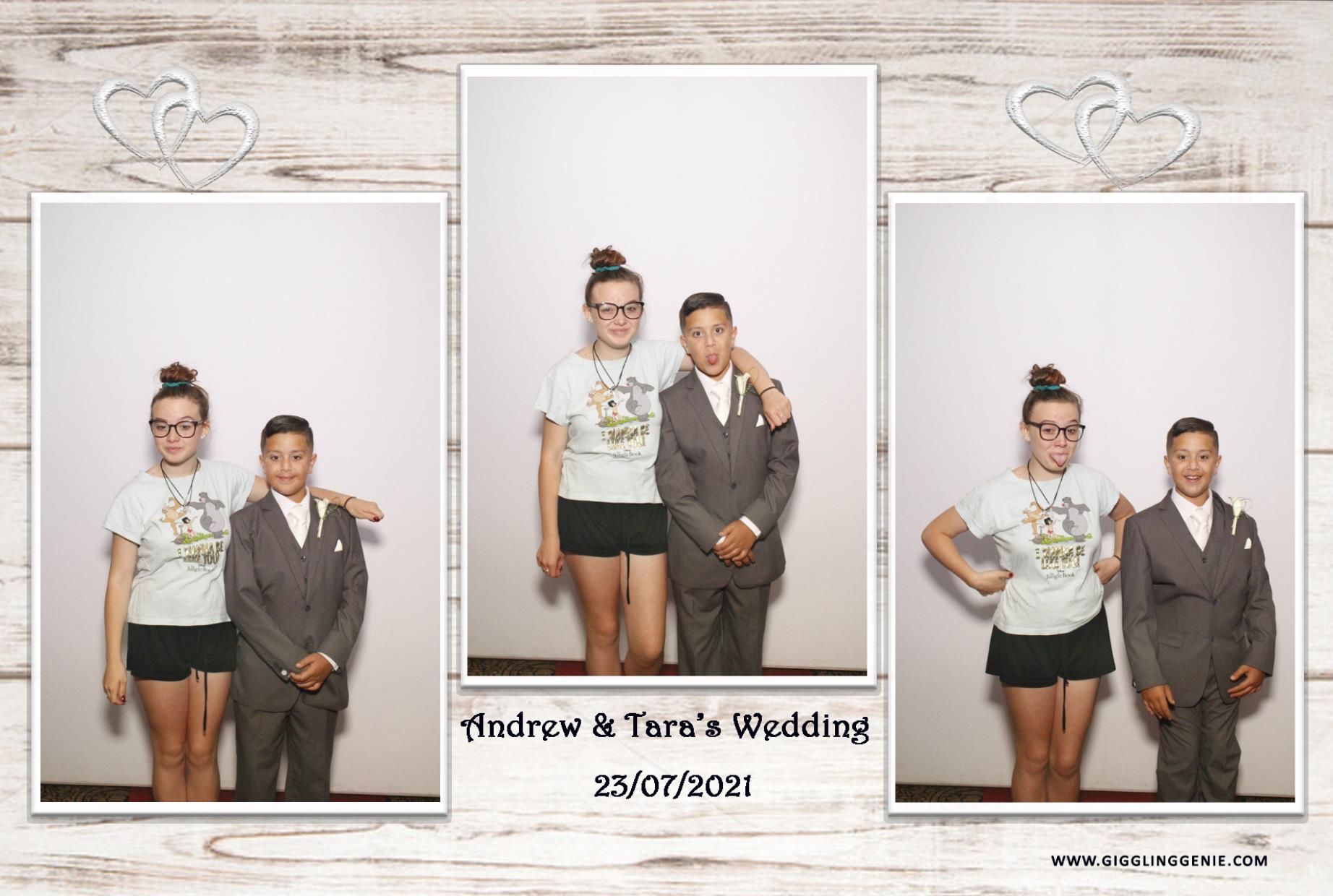 Andrew & Tara's Wedding | View more photos from the event at gallery.myphotoboothexperience.co.uk/u/MyPhotoBoothExperienceLtd/Andrew-Taras-Wedding