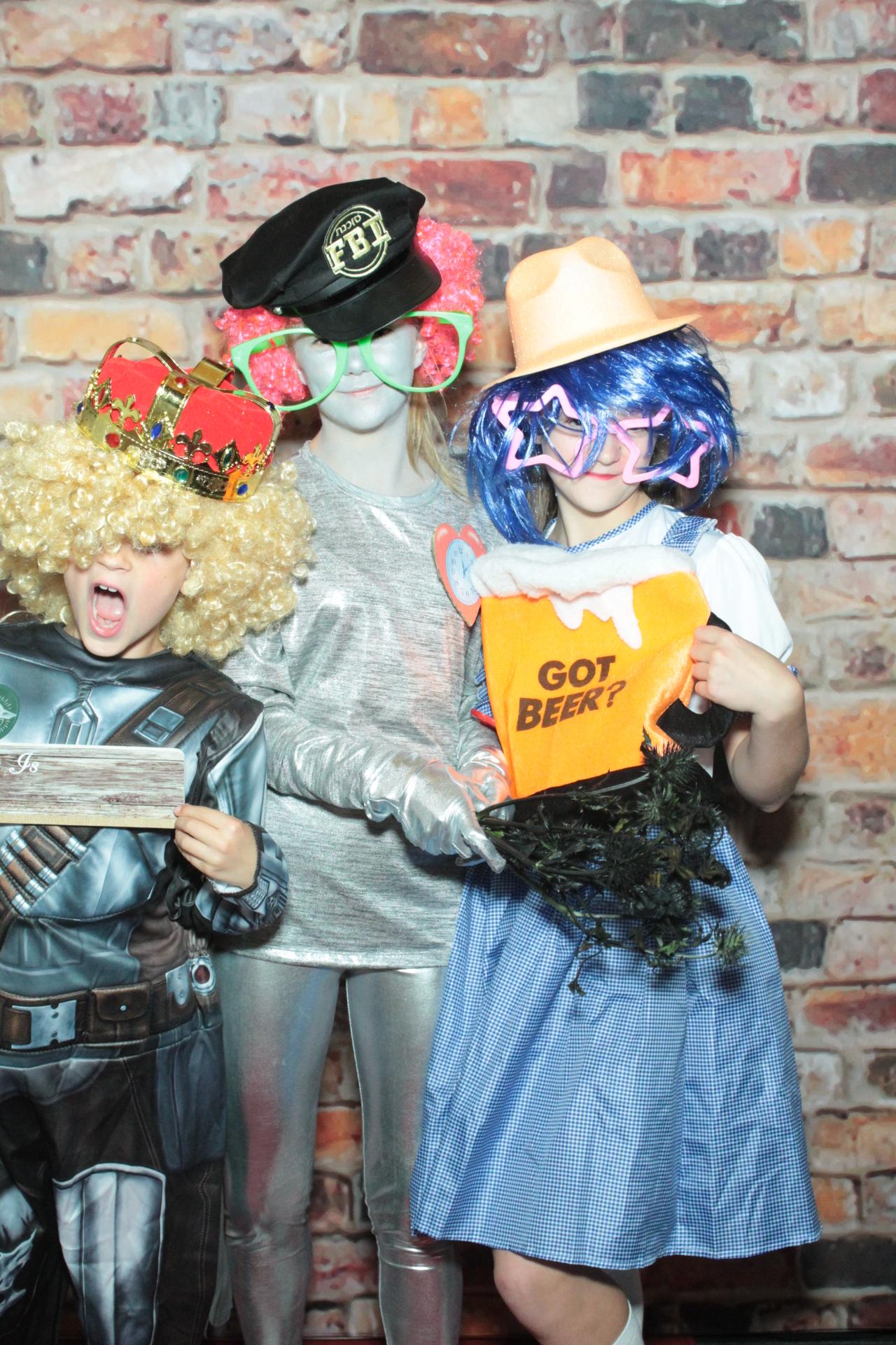 Claire and Barry's 40th Birthday | View more photos from the event at gallery.myphotoboothexperience.co.uk/u/MyPhotoBoothExperienceLtd/Claire-and-Barrys-40th-Birthday