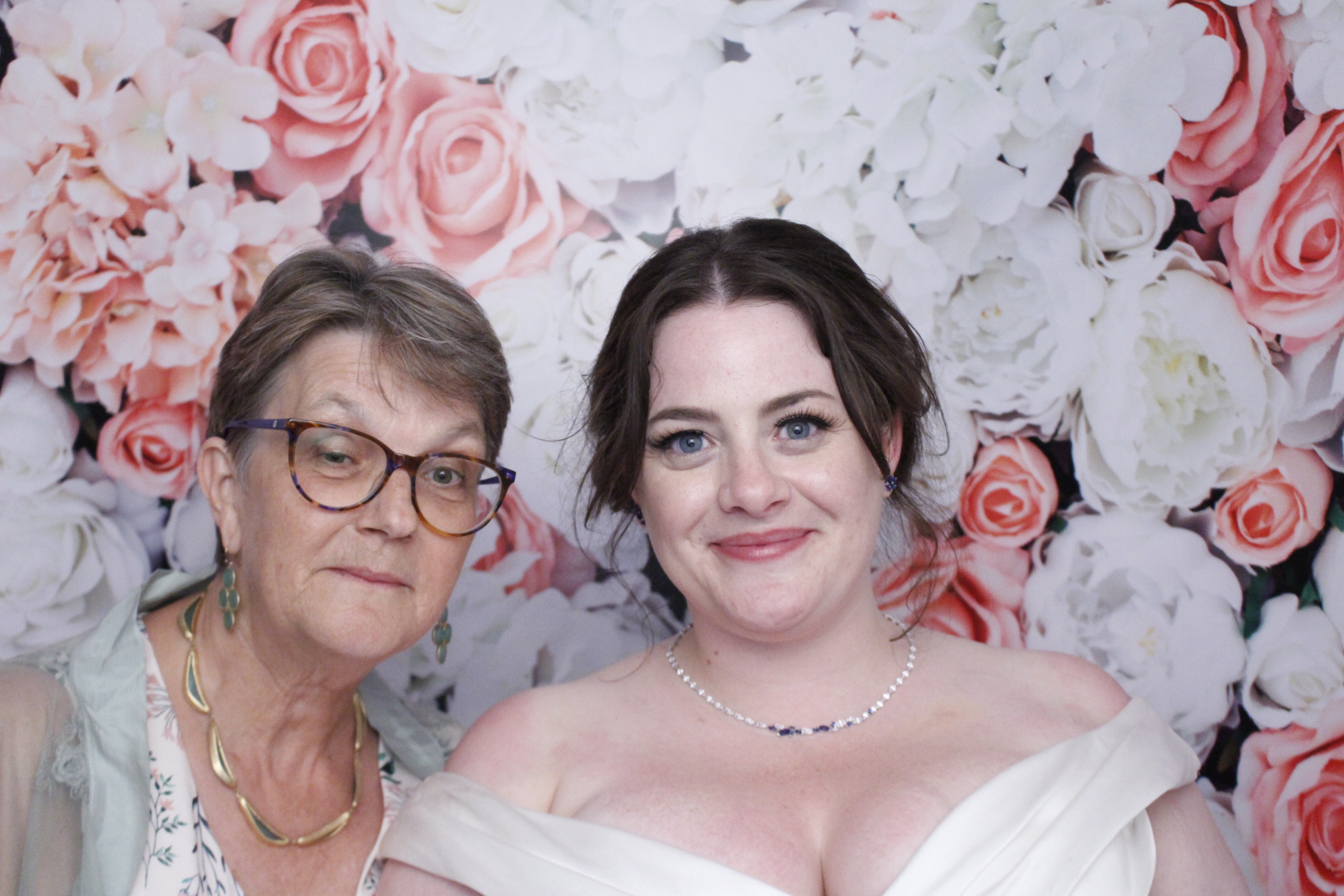 Dan & Hannah's Wedding | View more photos from the event at gallery.myphotoboothexperience.co.uk/u/MyPhotoBoothExperienceLtd/Dan-Hannahs-Wedding