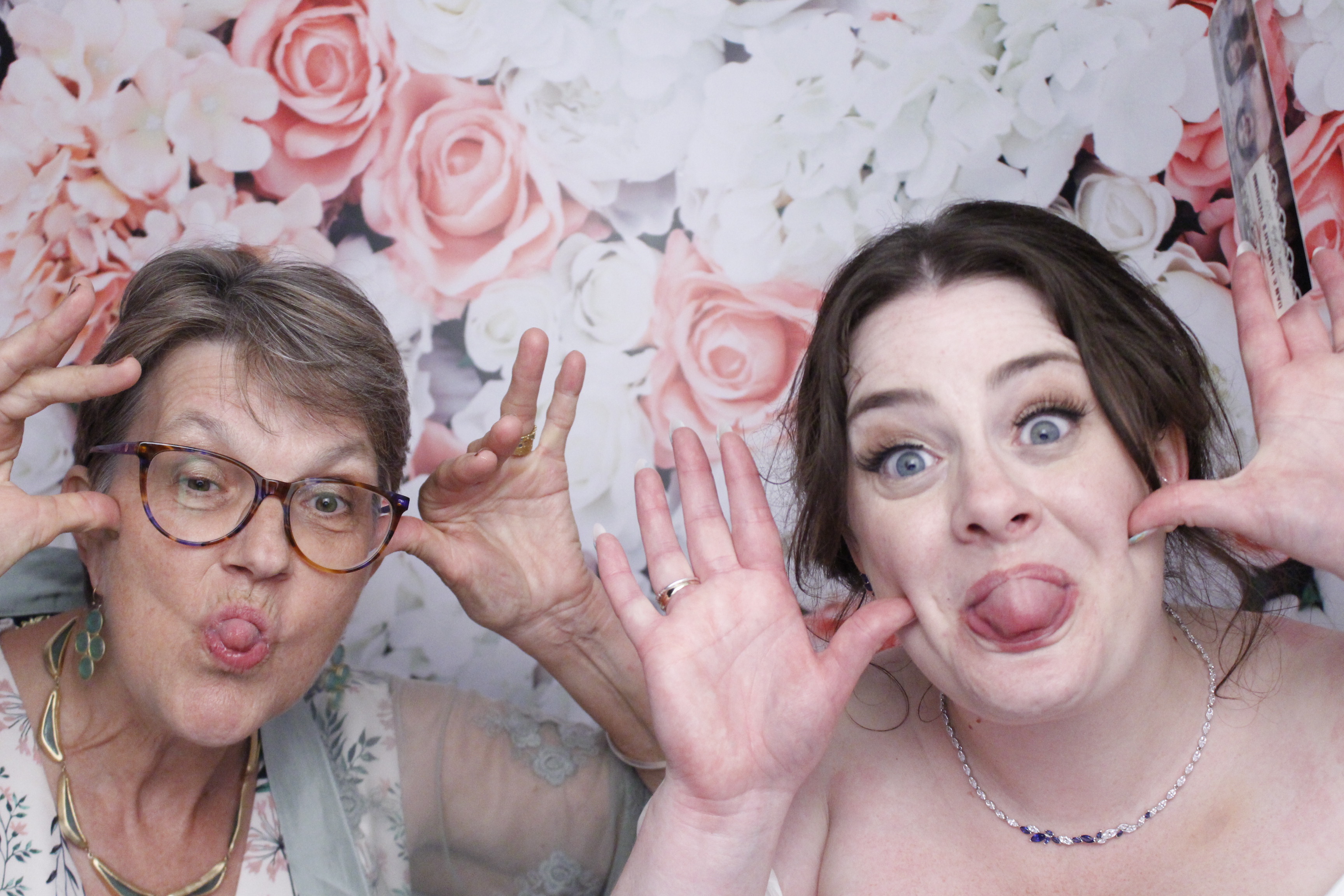 Dan & Hannah's Wedding | View more photos from the event at gallery.myphotoboothexperience.co.uk/u/MyPhotoBoothExperienceLtd/Dan-Hannahs-Wedding