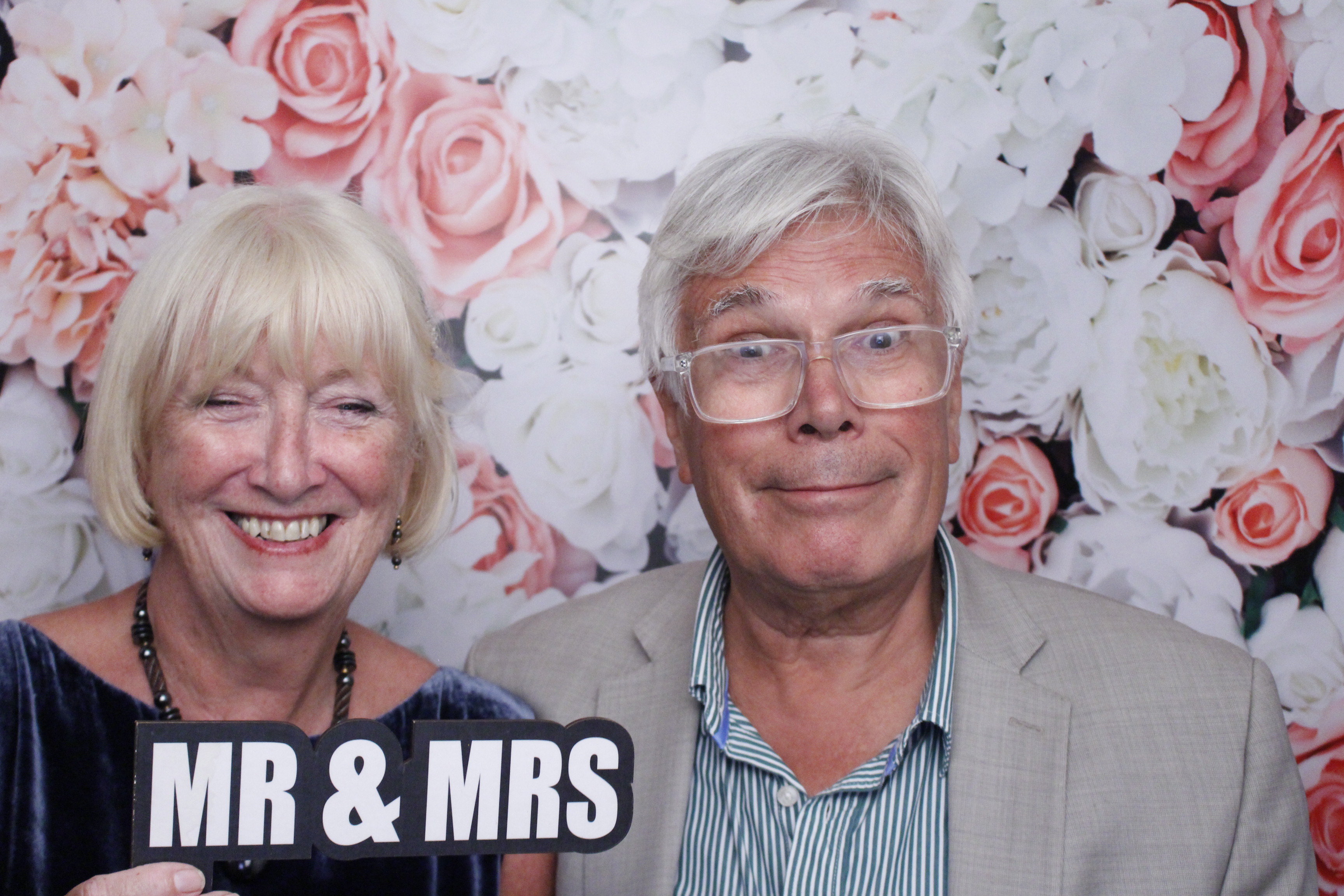 Dan & Hannah's Wedding | View more photos from the event at gallery.myphotoboothexperience.co.uk/u/MyPhotoBoothExperienceLtd/Dan-Hannahs-Wedding