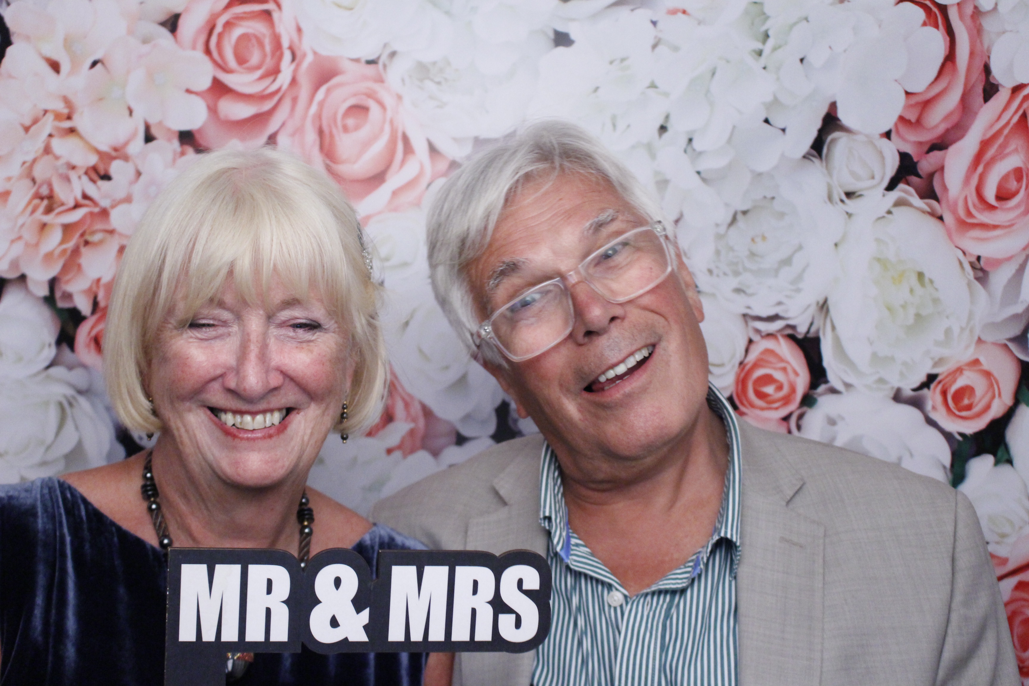 Dan & Hannah's Wedding | View more photos from the event at gallery.myphotoboothexperience.co.uk/u/MyPhotoBoothExperienceLtd/Dan-Hannahs-Wedding