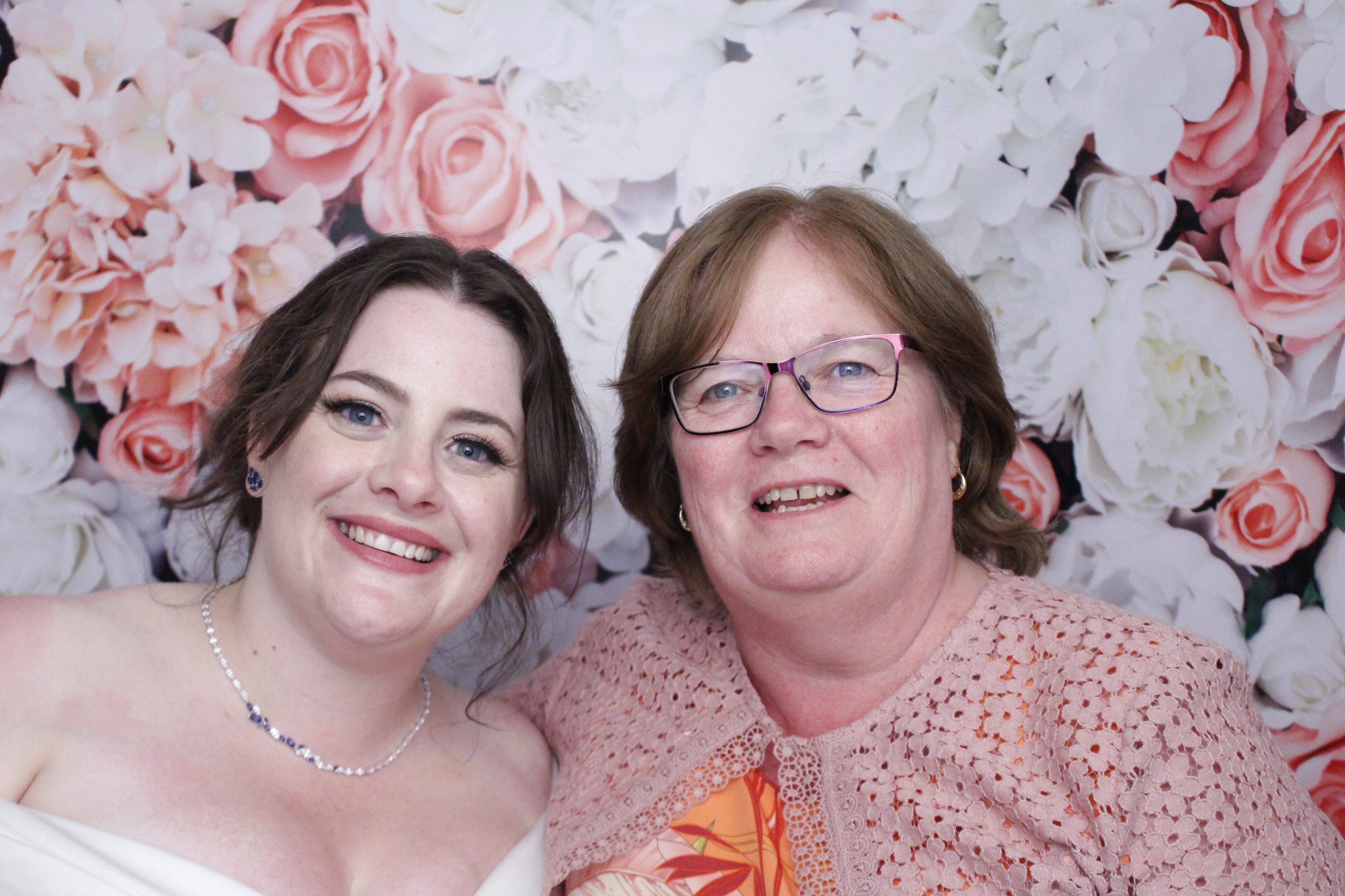 Dan & Hannah's Wedding | View more photos from the event at gallery.myphotoboothexperience.co.uk/u/MyPhotoBoothExperienceLtd/Dan-Hannahs-Wedding