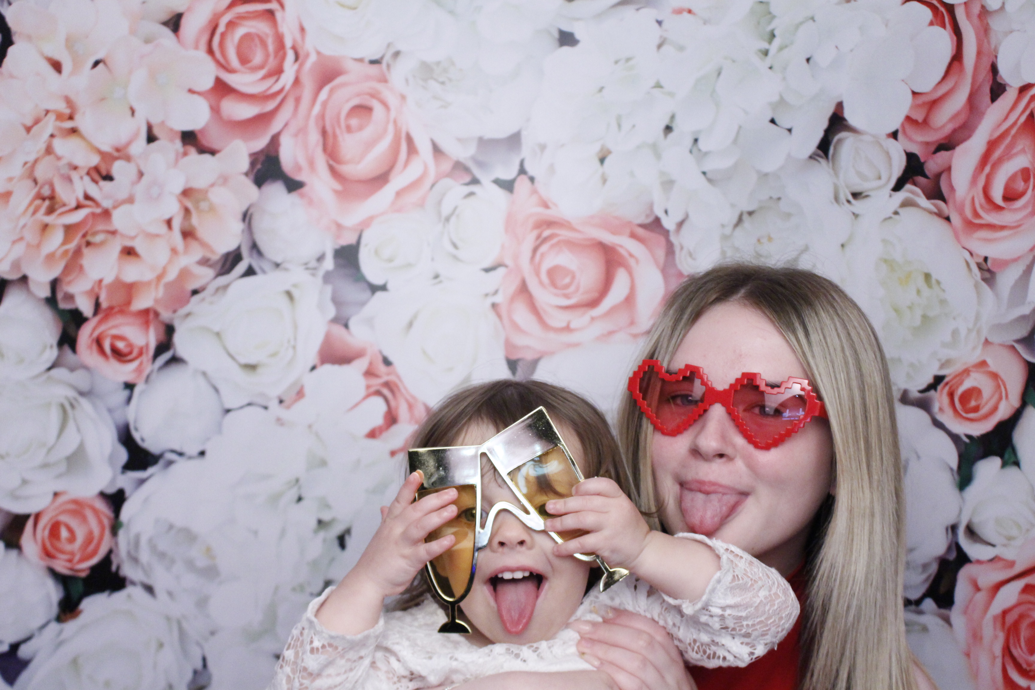 Dan & Hannah's Wedding | View more photos from the event at gallery.myphotoboothexperience.co.uk/u/MyPhotoBoothExperienceLtd/Dan-Hannahs-Wedding