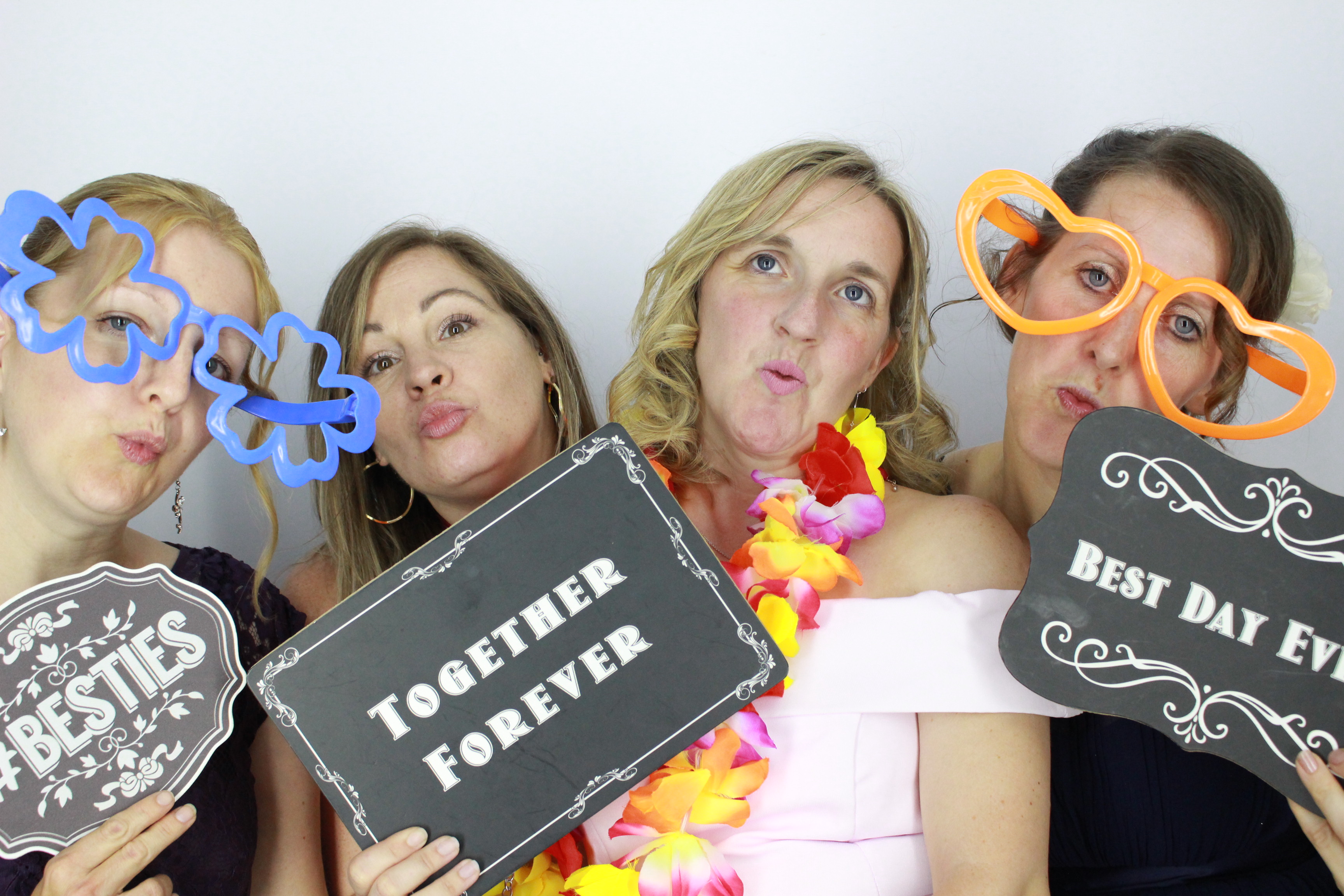 Dan and Becca's Wedding | View more photos from the event at gallery.myphotoboothexperience.co.uk/u/MyPhotoBoothExperienceLtd/Dan-and-Beccas-Wedding