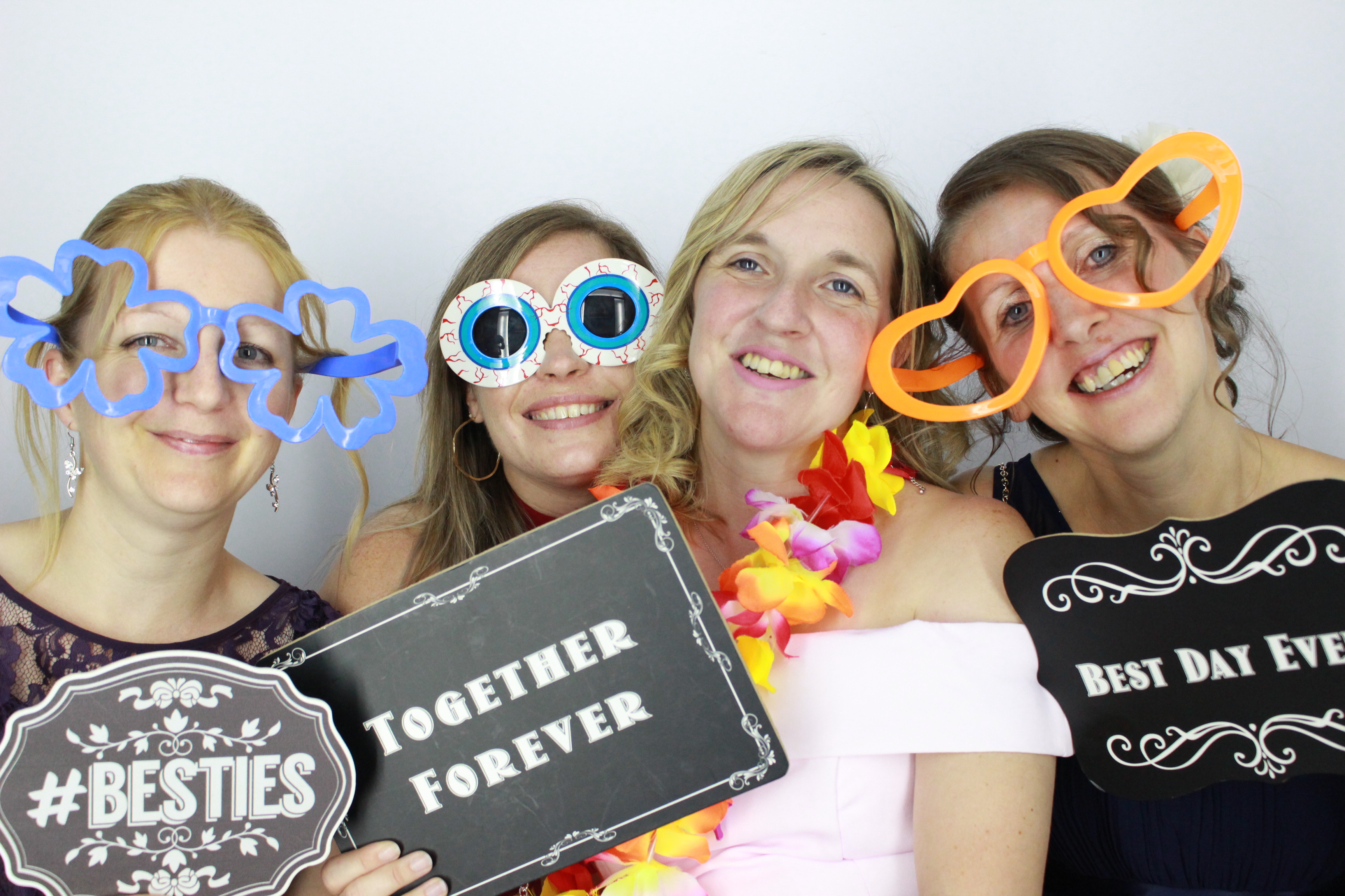 Dan and Becca's Wedding | View more photos from the event at gallery.myphotoboothexperience.co.uk/u/MyPhotoBoothExperienceLtd/Dan-and-Beccas-Wedding