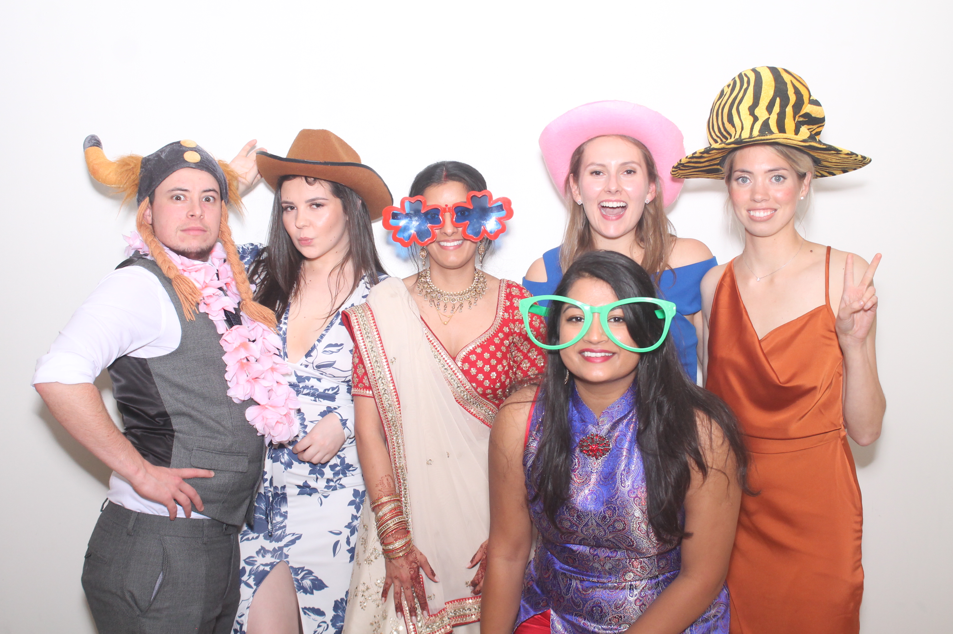 Diva and Alex's Wedding | View more photos from the event at gallery.myphotoboothexperience.co.uk/u/MyPhotoBoothExperienceLtd/Diva-and-Alexs-Wedding