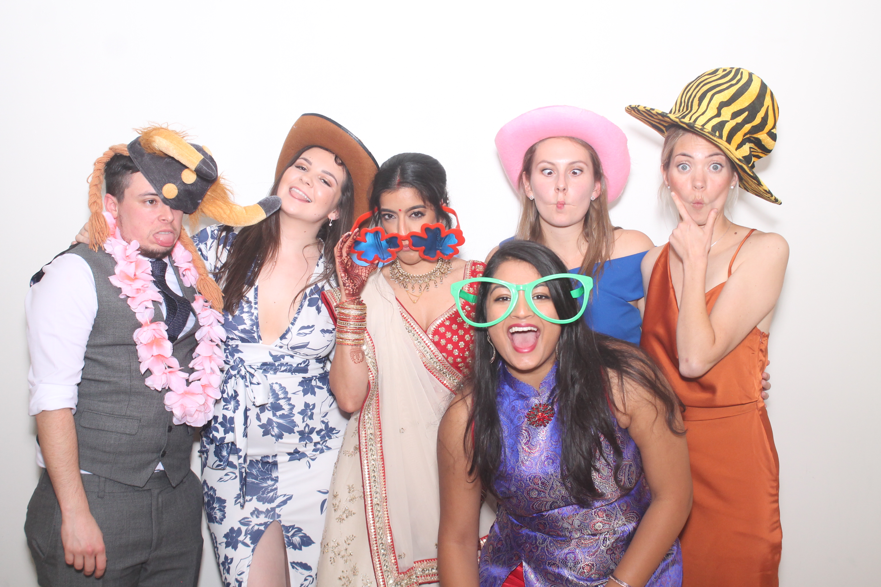 Diva and Alex's Wedding | View more photos from the event at gallery.myphotoboothexperience.co.uk/u/MyPhotoBoothExperienceLtd/Diva-and-Alexs-Wedding