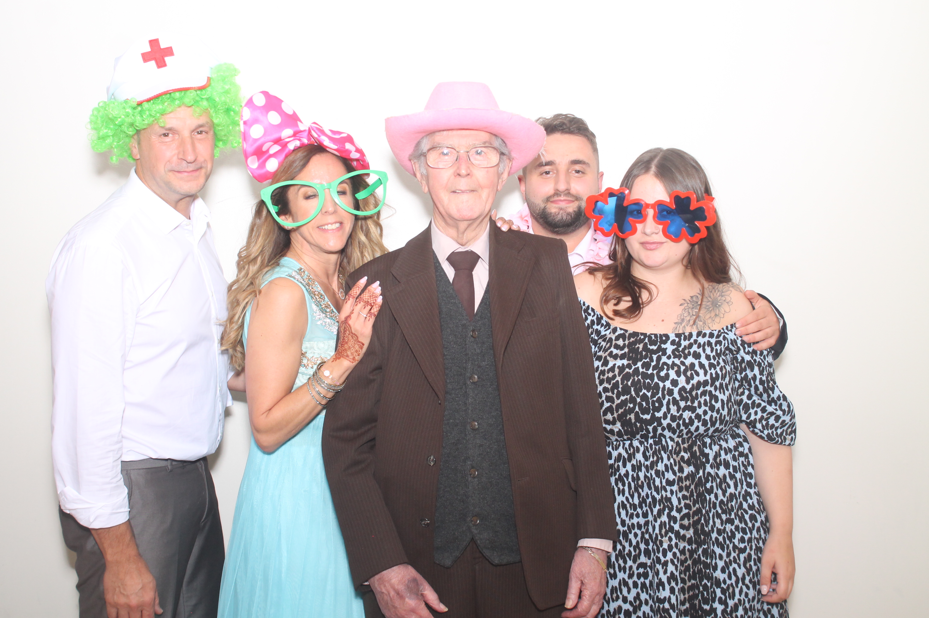 Diva and Alex's Wedding | View more photos from the event at gallery.myphotoboothexperience.co.uk/u/MyPhotoBoothExperienceLtd/Diva-and-Alexs-Wedding