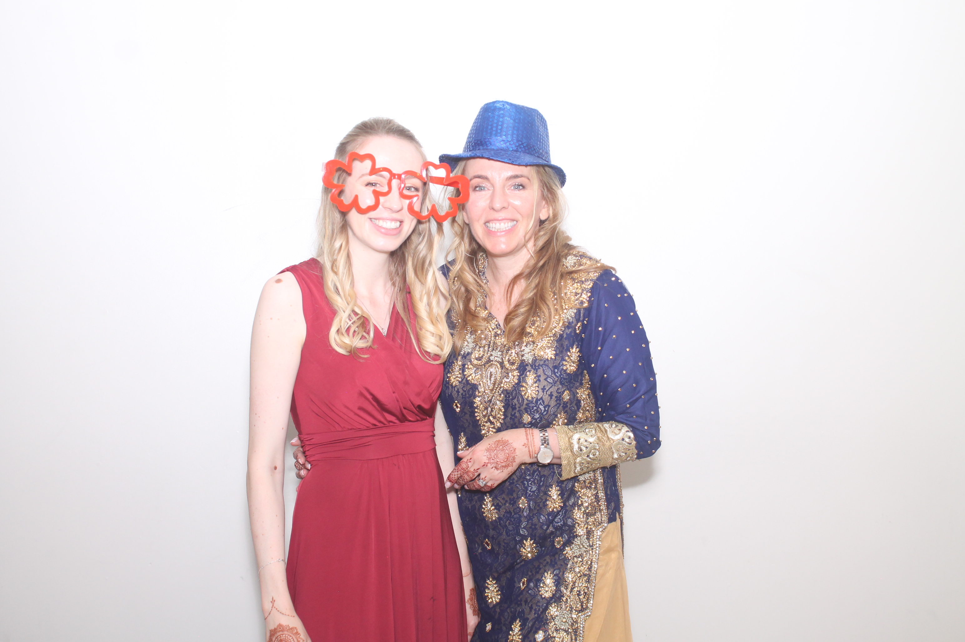Diva and Alex's Wedding | View more photos from the event at gallery.myphotoboothexperience.co.uk/u/MyPhotoBoothExperienceLtd/Diva-and-Alexs-Wedding