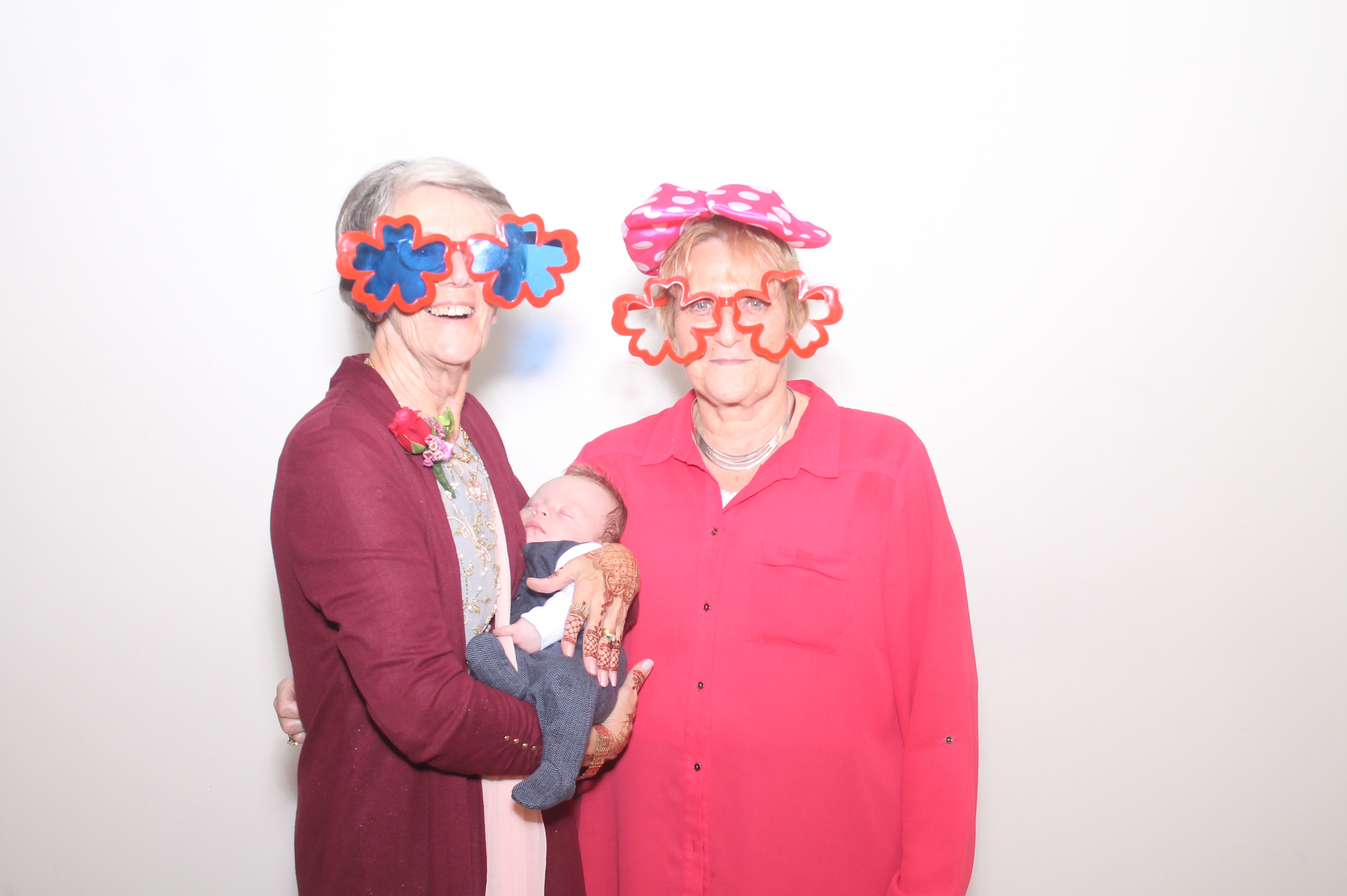 Diva and Alex's Wedding | View more photos from the event at gallery.myphotoboothexperience.co.uk/u/MyPhotoBoothExperienceLtd/Diva-and-Alexs-Wedding